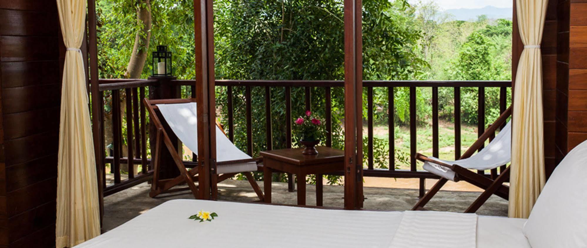 Resort Riverhouse Mae Sariang