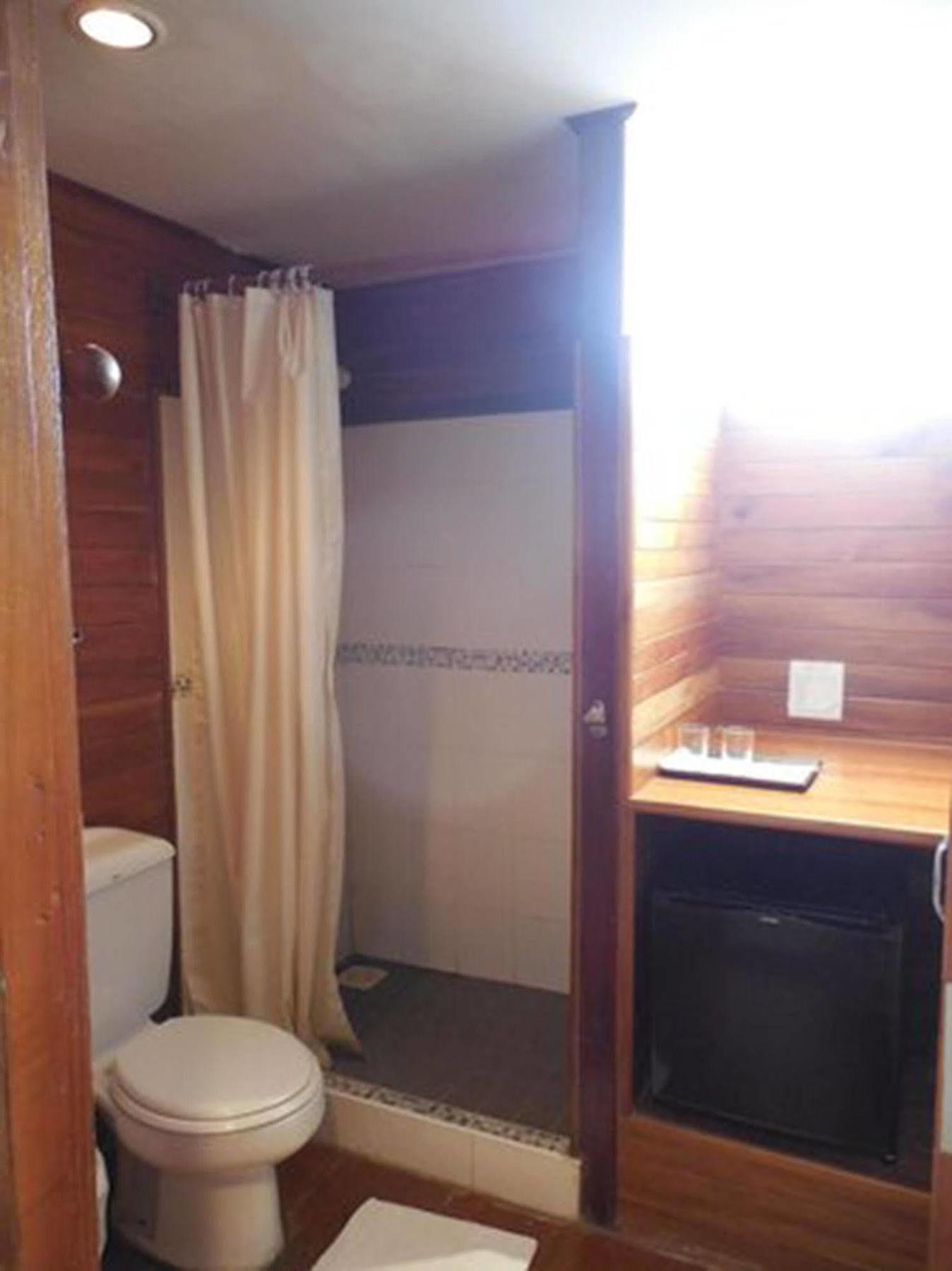 Riverhouse 3*