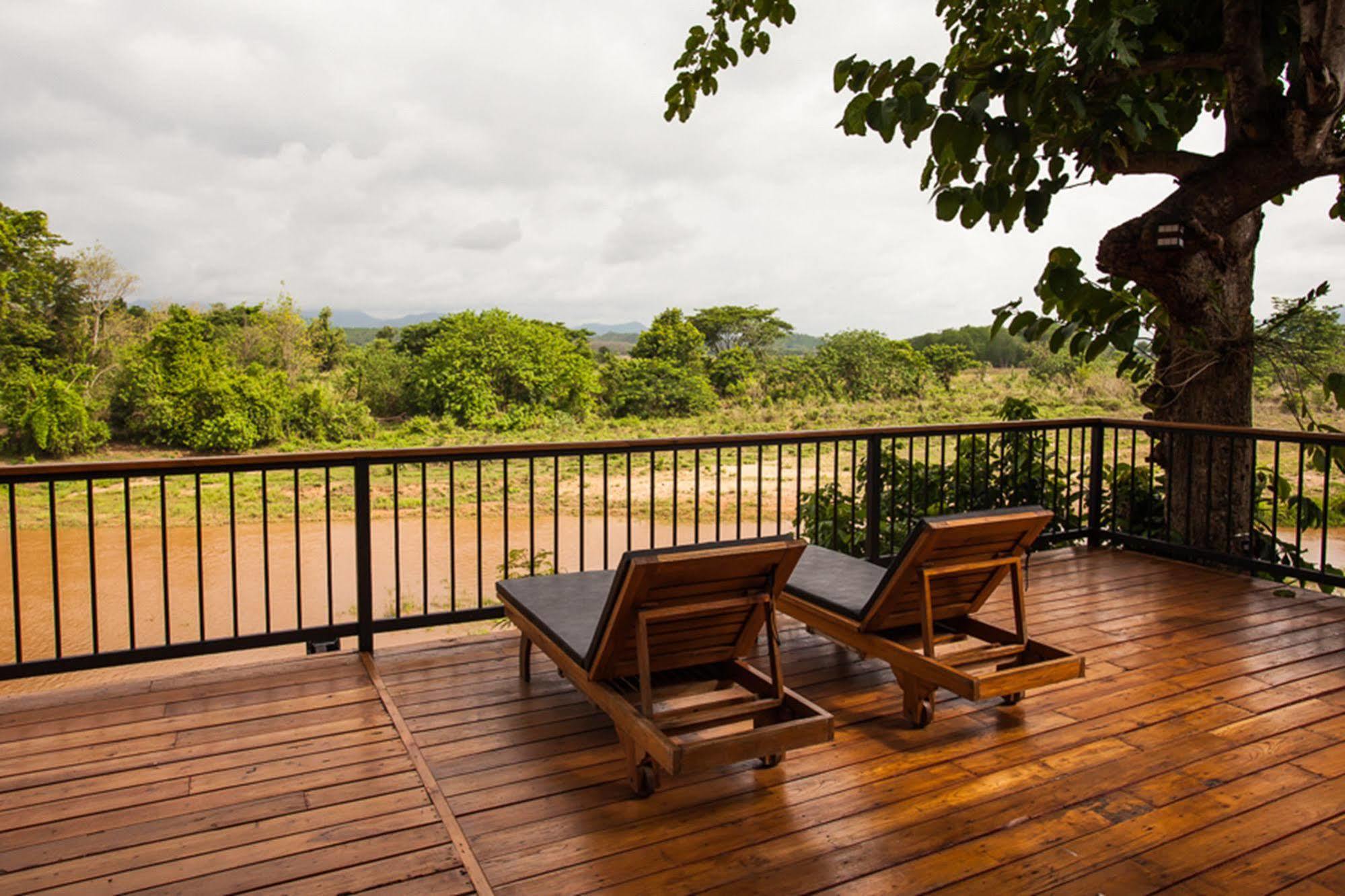 Riverhouse Resort 3*