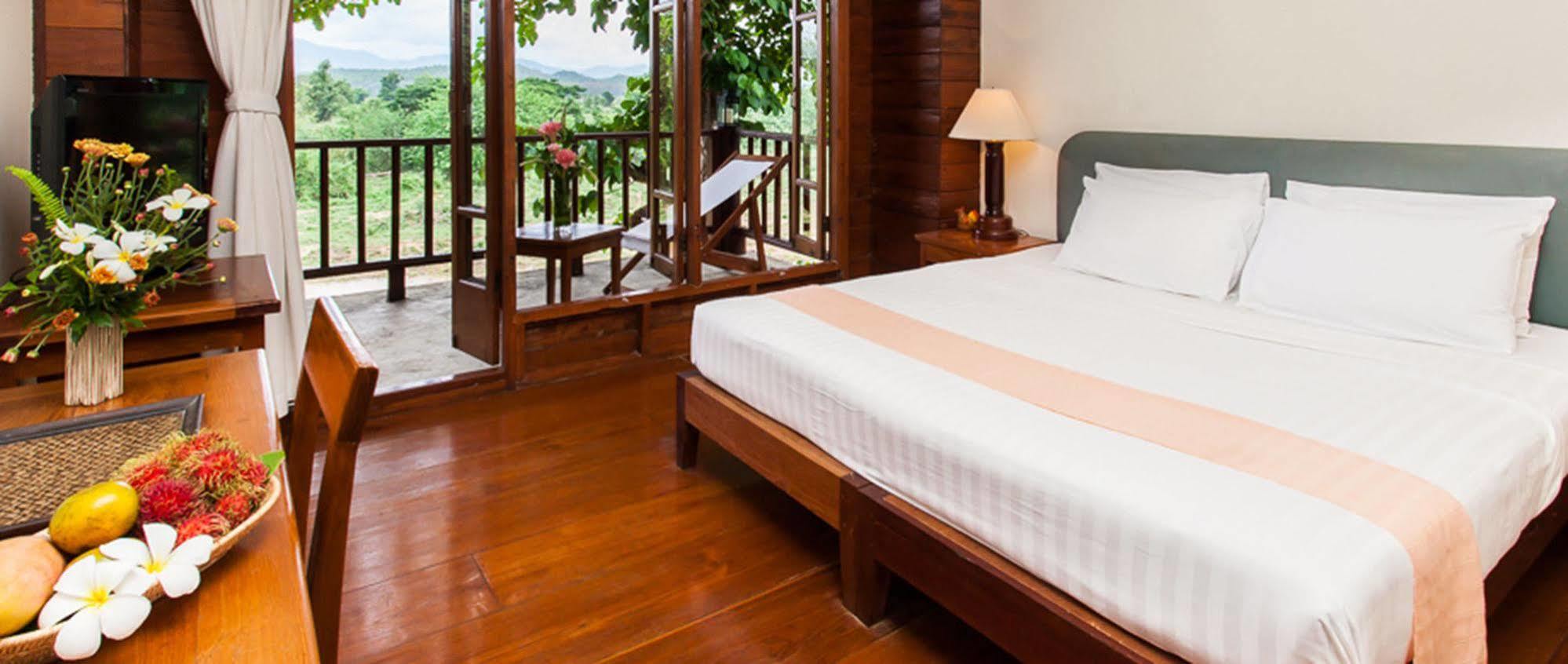 Riverhouse Mae Sariang