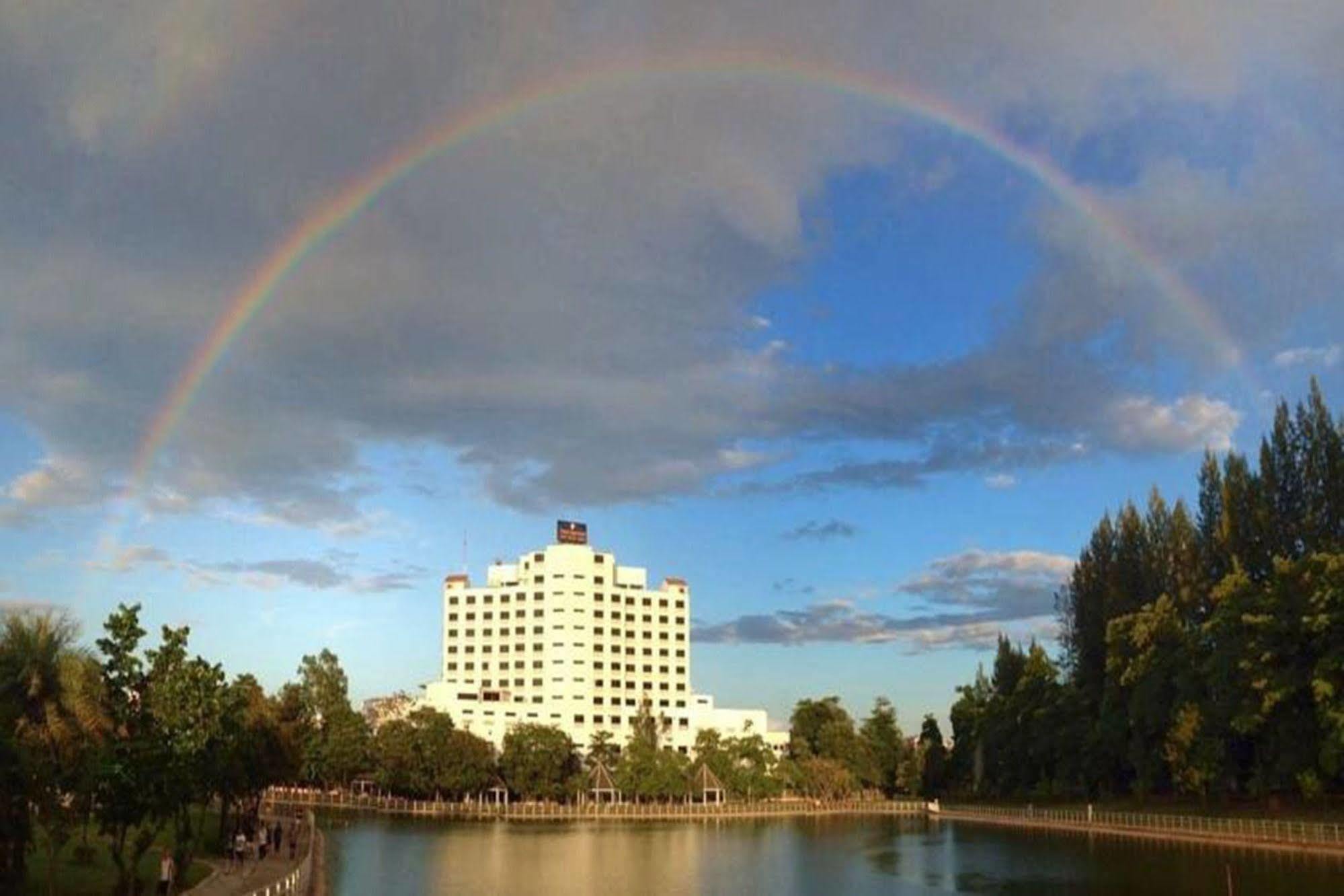 Ploy Palace Hotel 4*