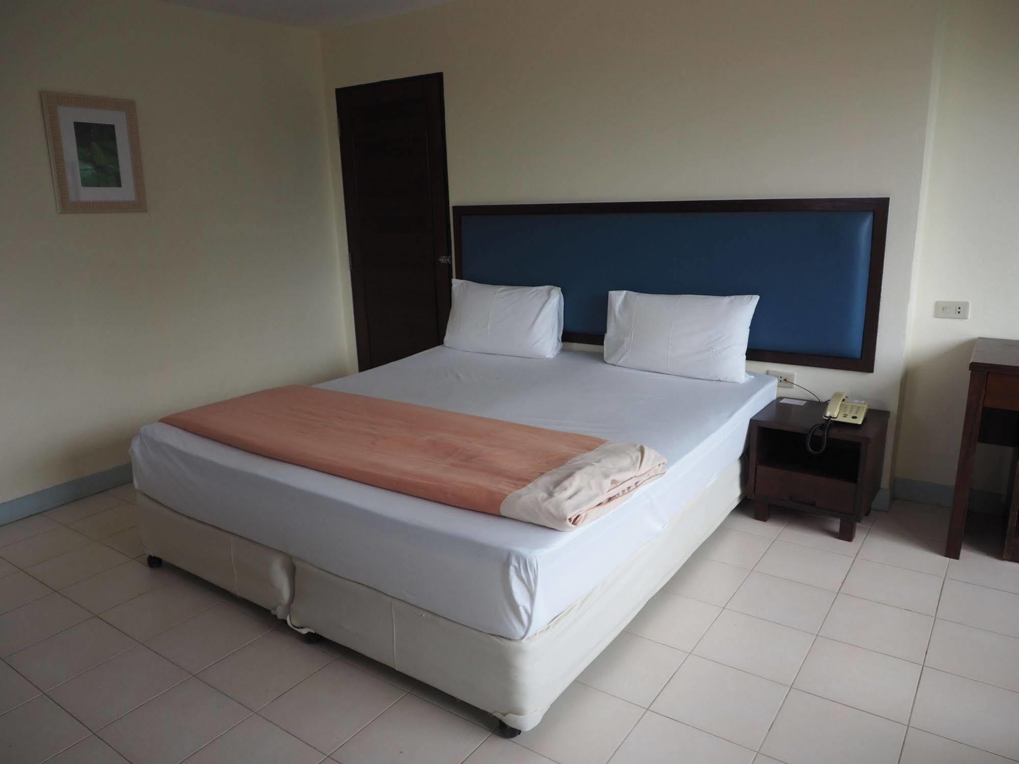 Nice Beach Hotel Hotel