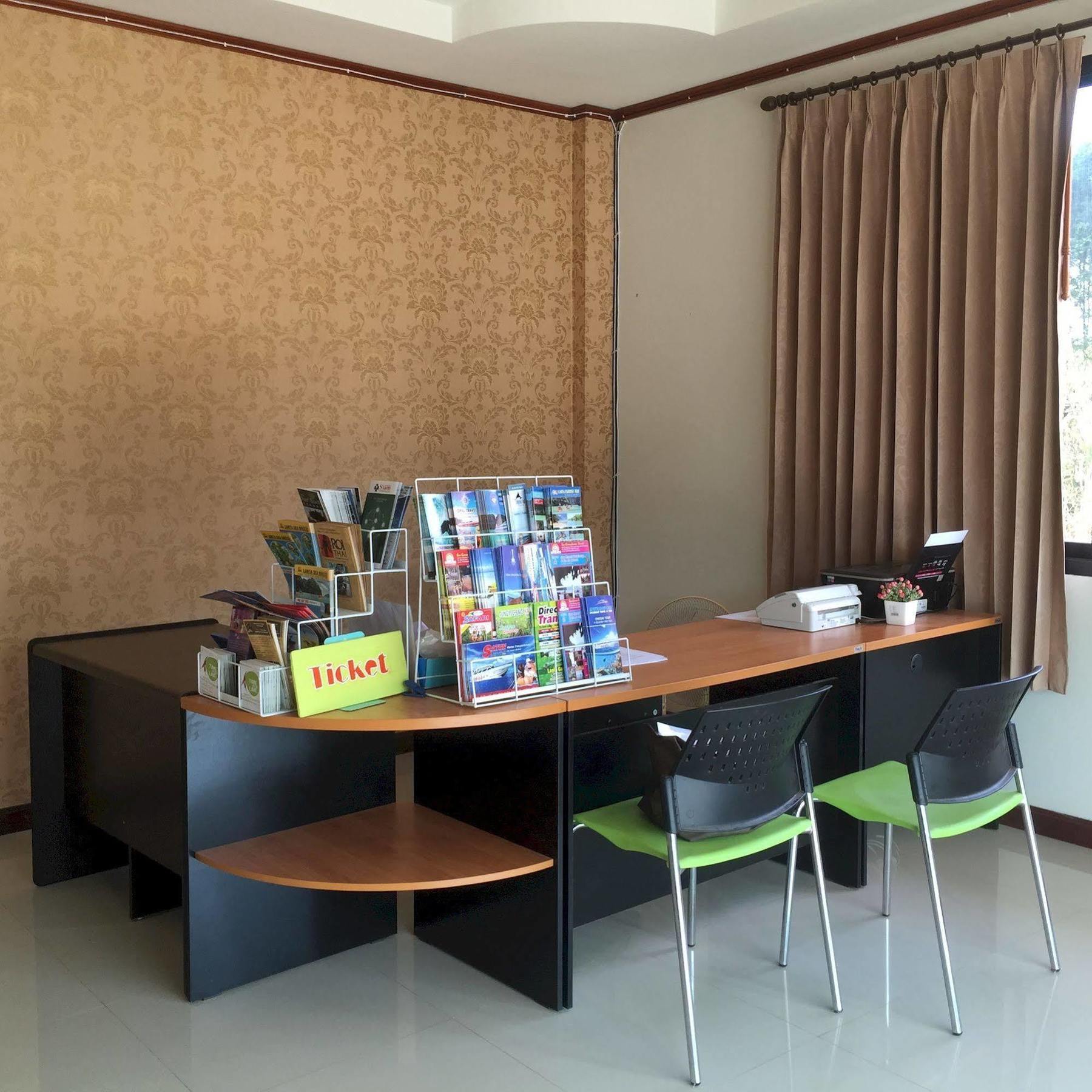 Pra-ae Lanta Hotel 3*