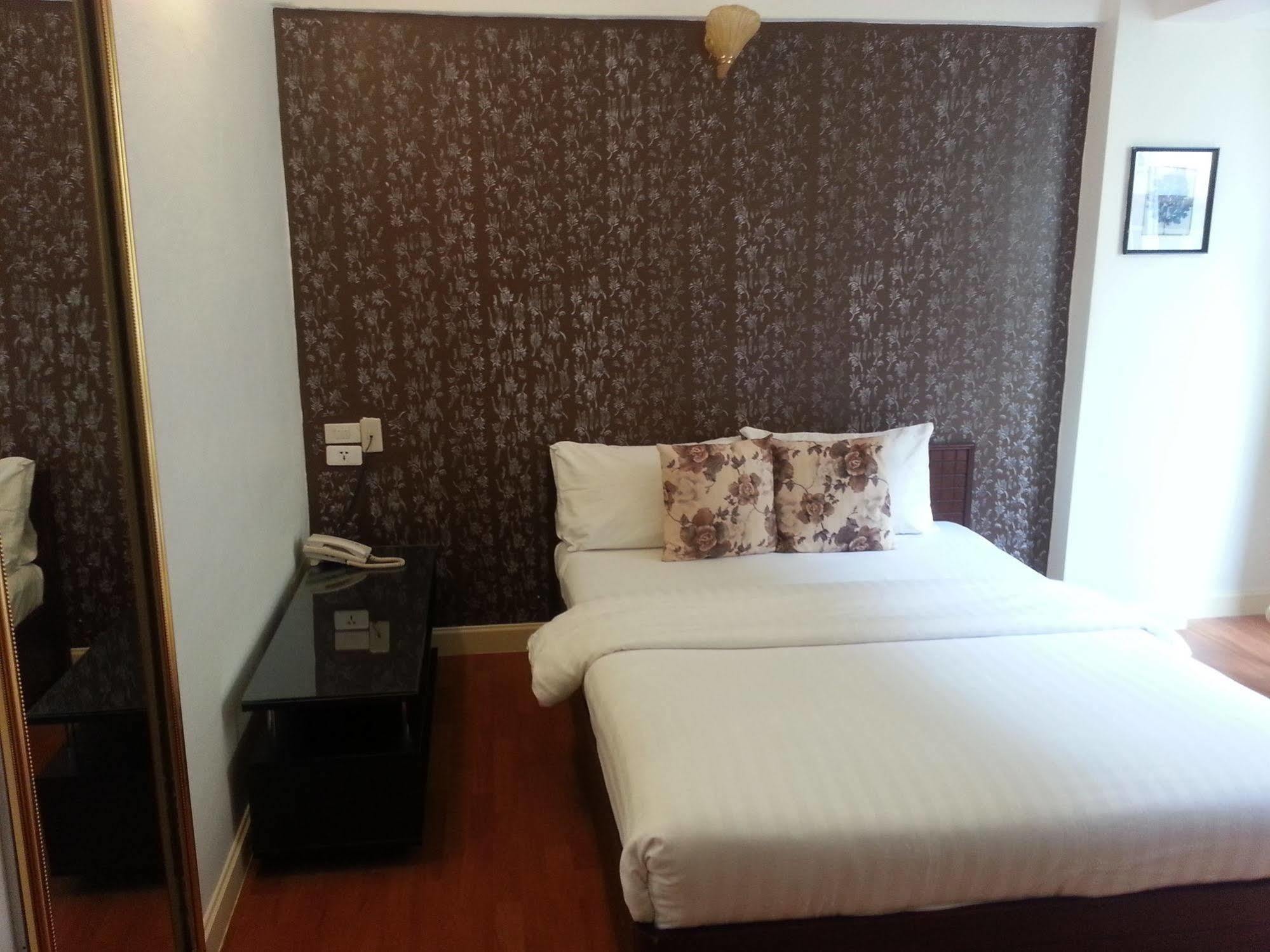 Crown Bts Nana Hotel Banguecoque