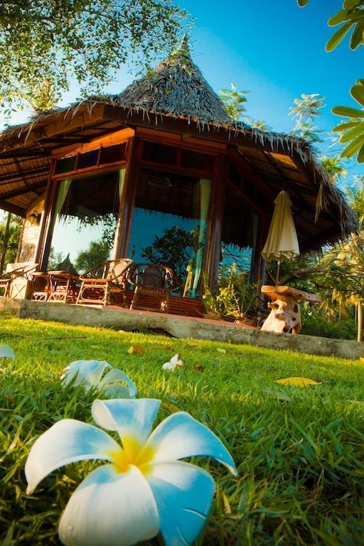 Resort Club Amphawa