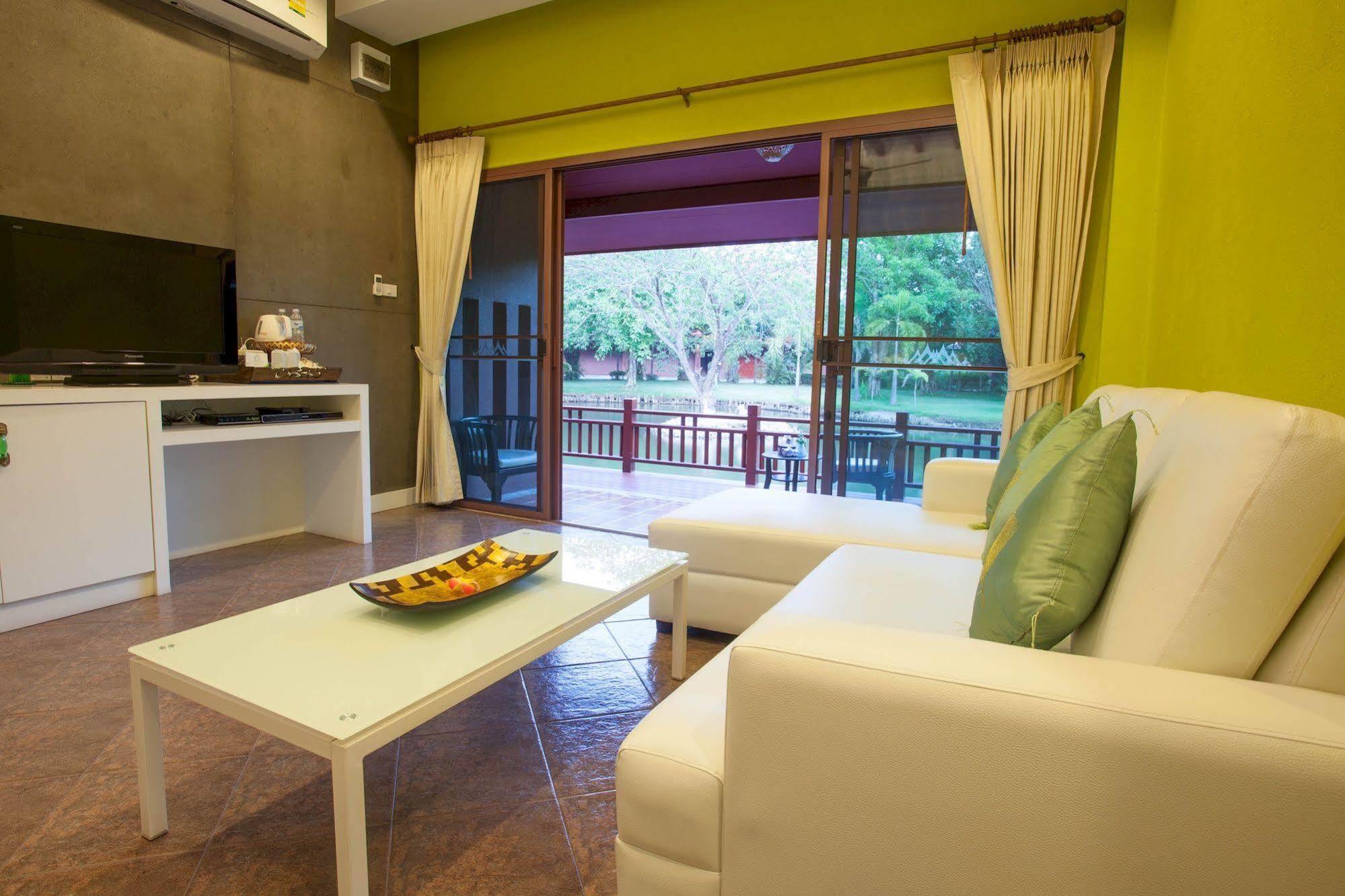 Baan Suchadaa (adults Only) Lampang