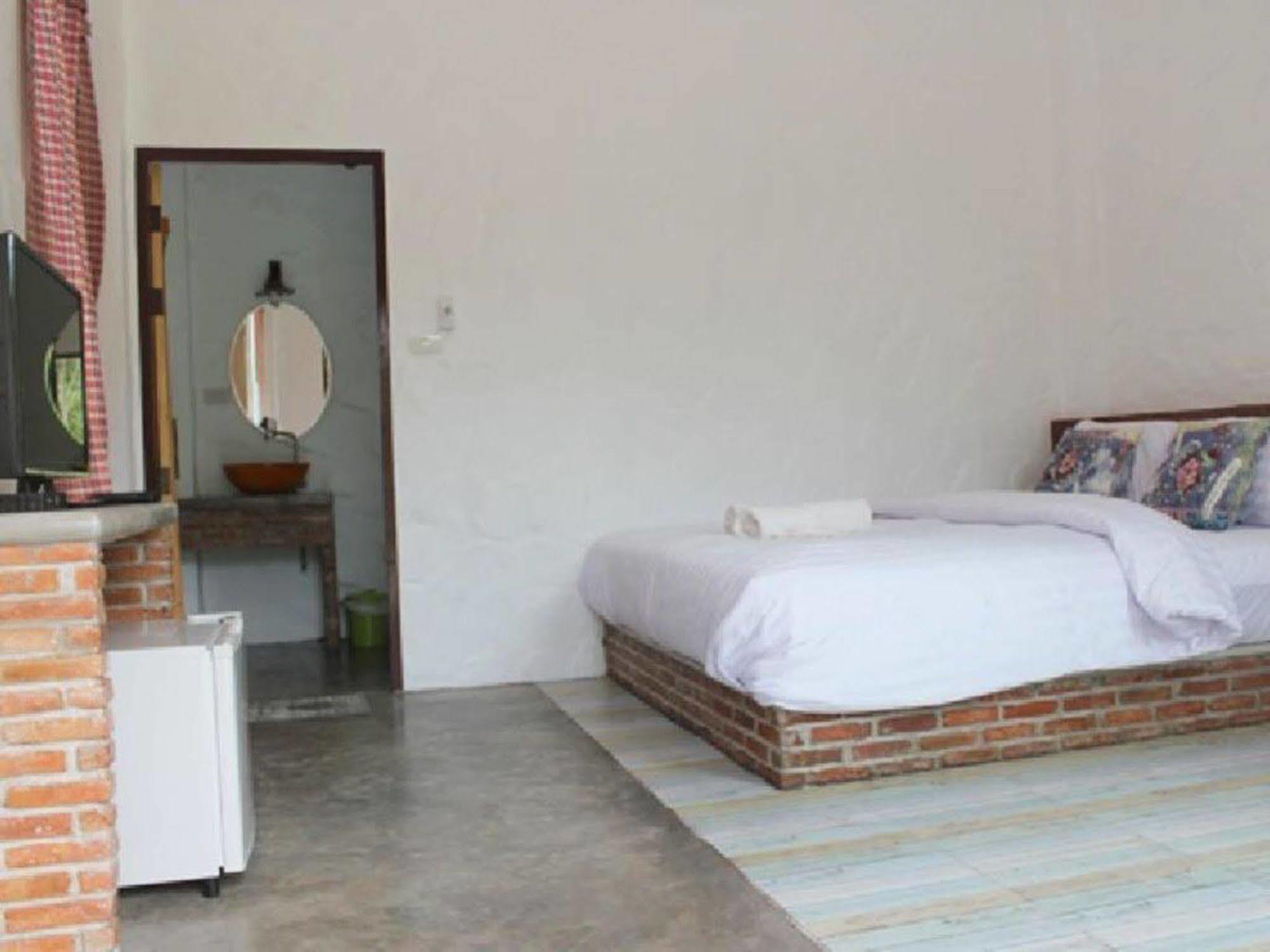 Hotel Monoko Porploen
