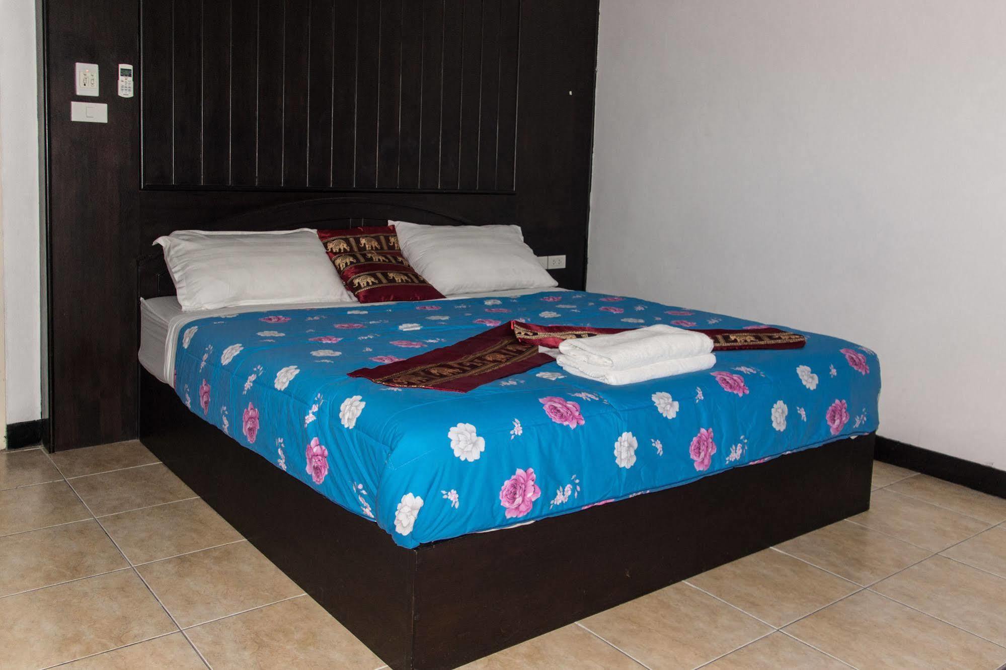 Bay Hotel 3*