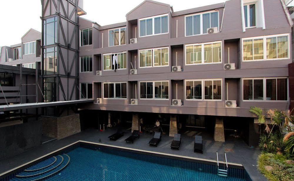 Paragon Place Hotel 3*