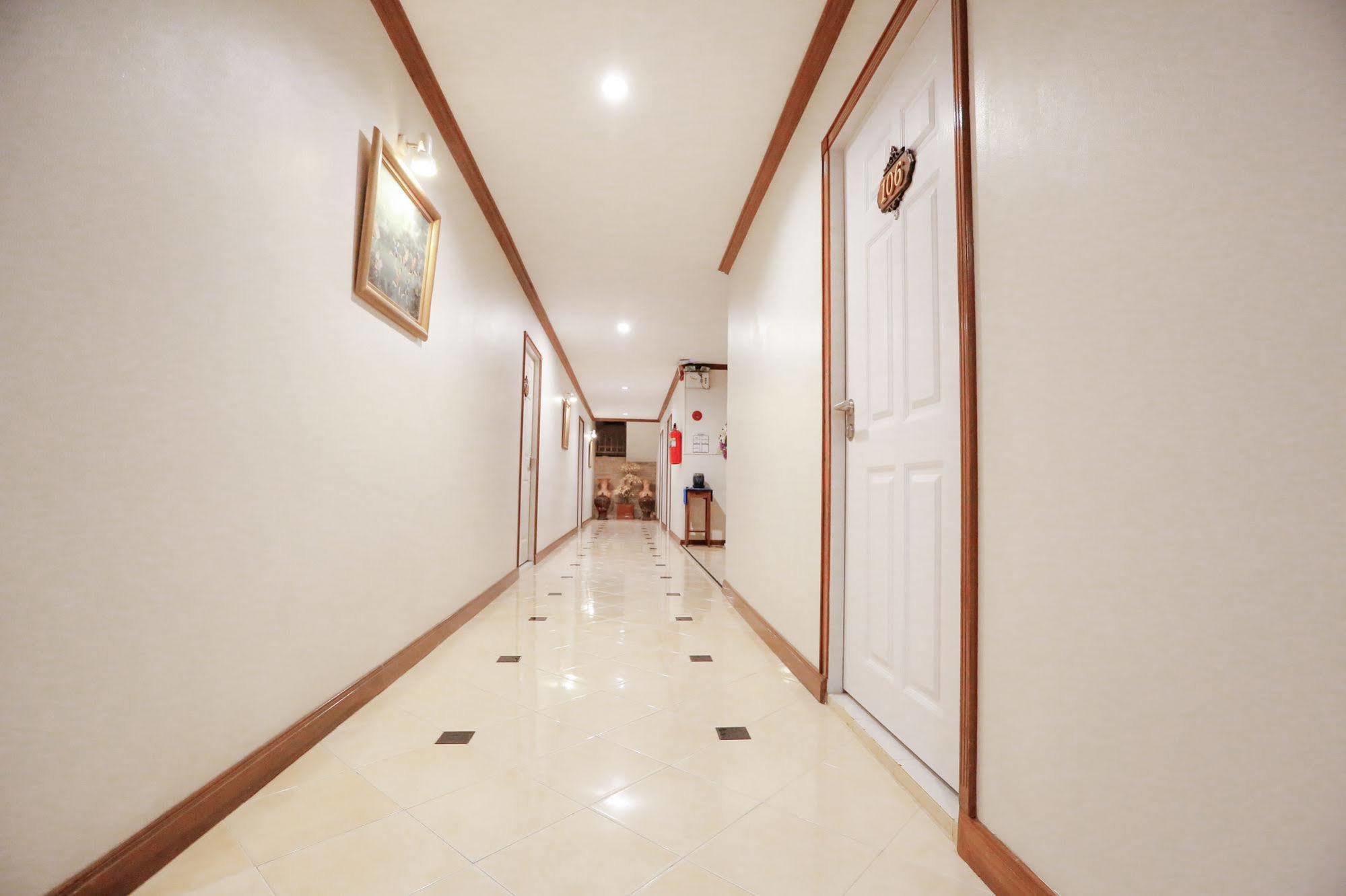 White - Sha Certified Hotel HHQ