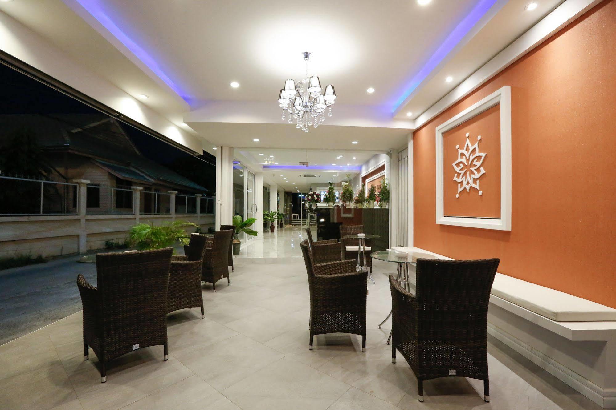 Hotel White - Sha Certified 2*