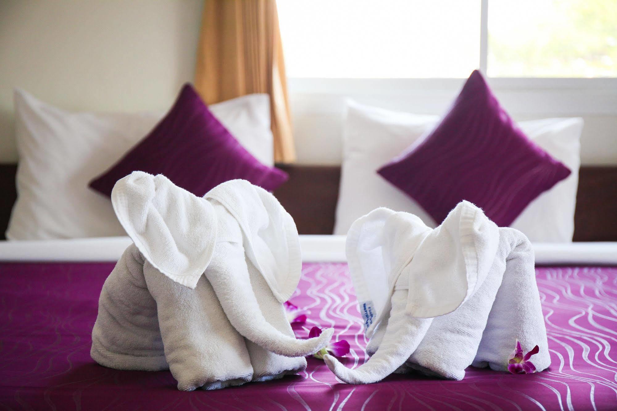 White - Sha Certified Hotel HHQ