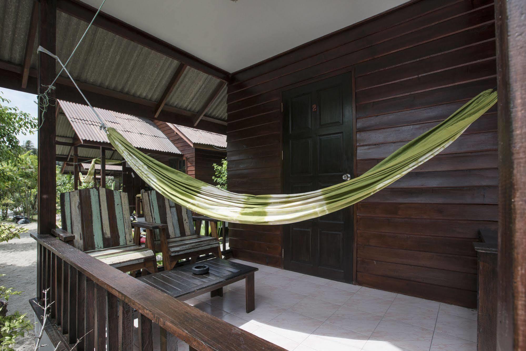 Namthip Homebeach Hotel