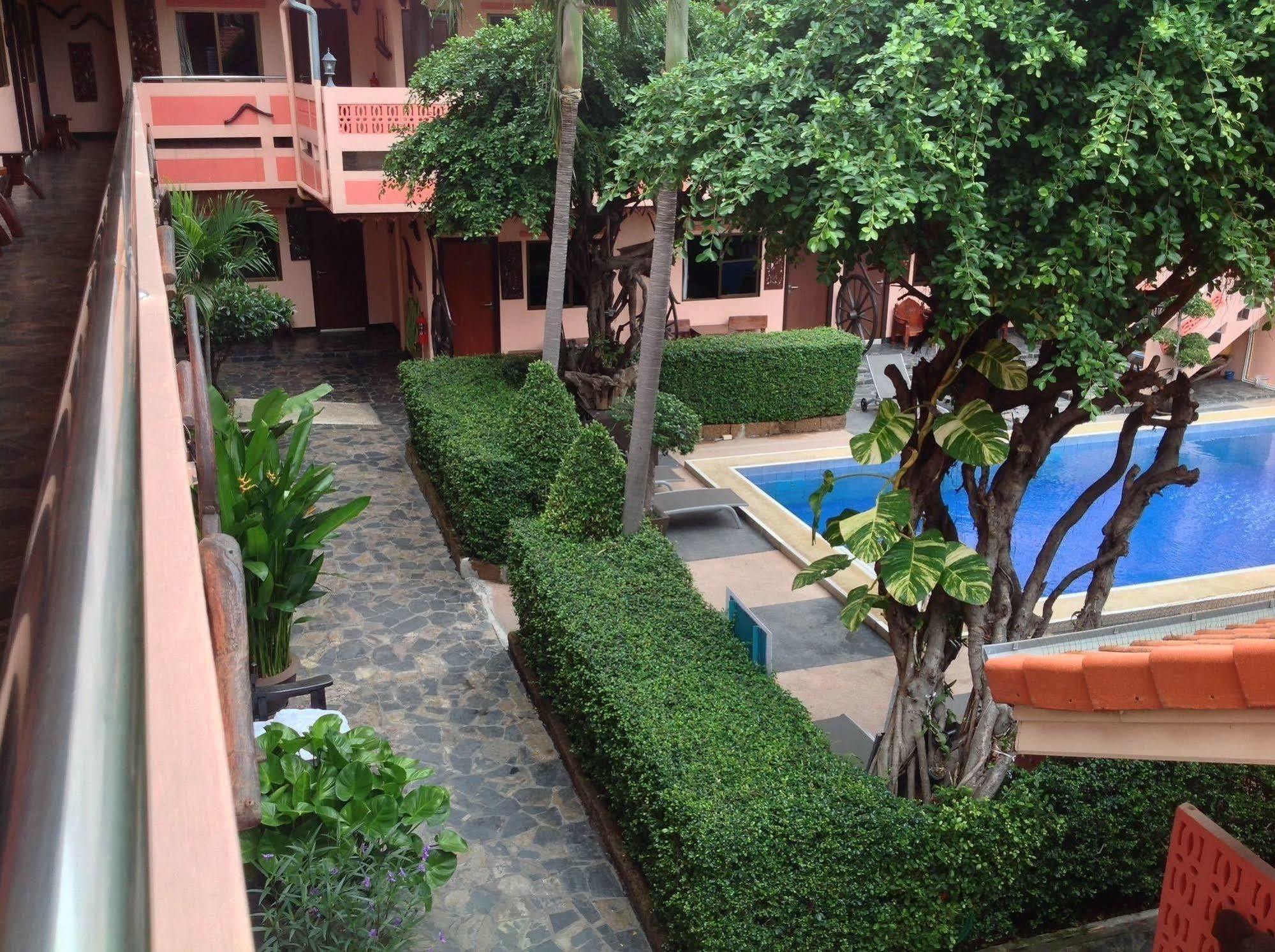 Ma Maison Hotel