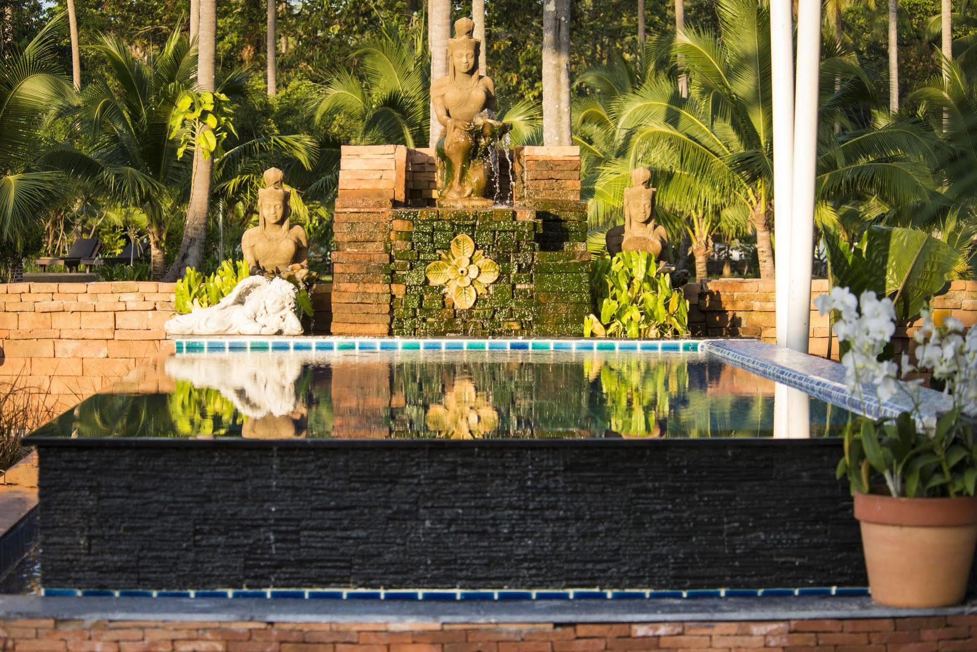 The White Knot Resort