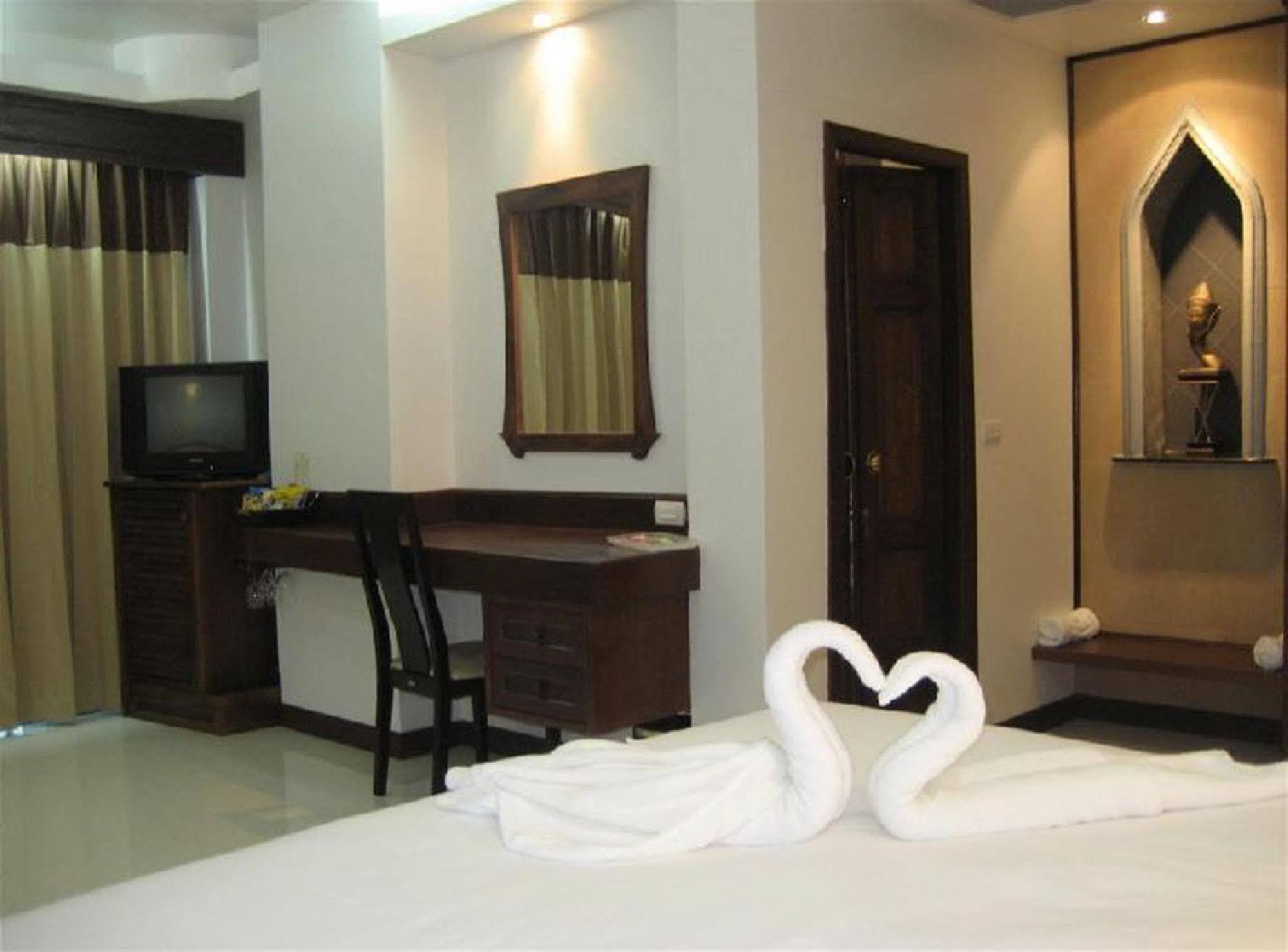 Riverside & Hotel Khao Lak