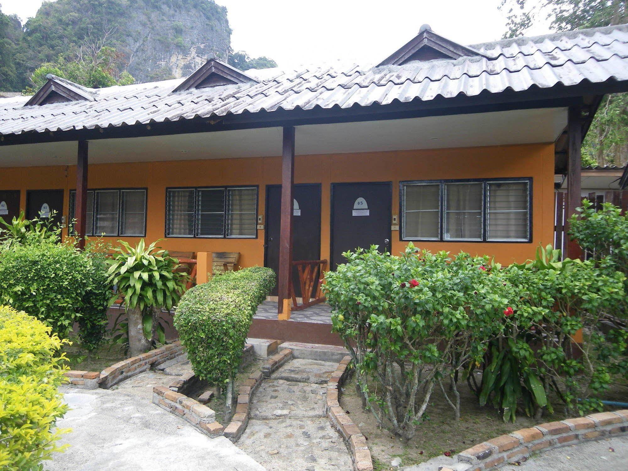 Hilltop Resort 3*