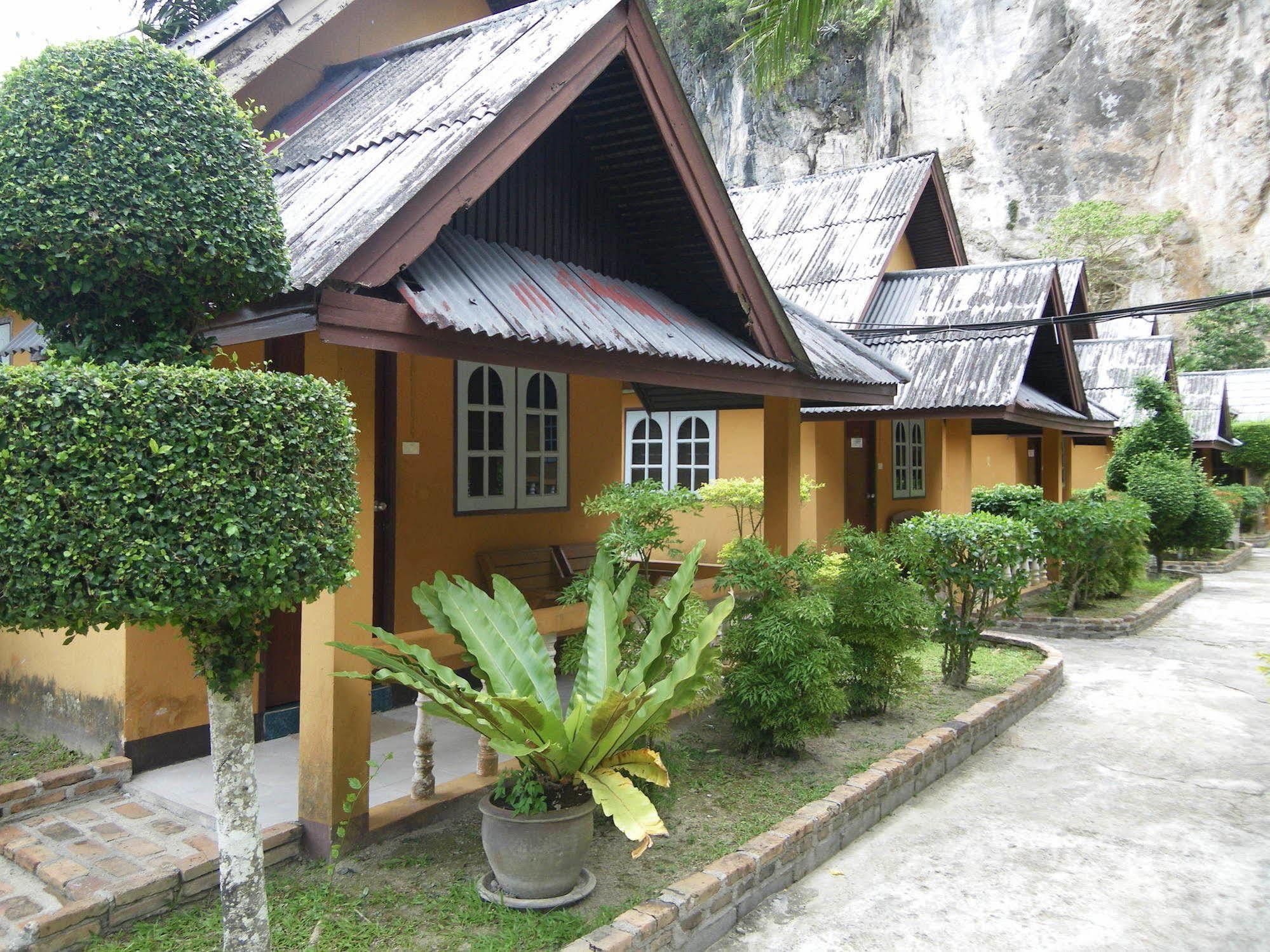 Hilltop Resort 3*