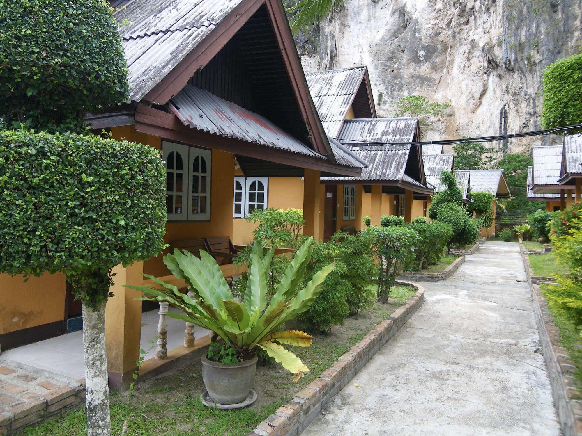 Hilltop Resort 3*