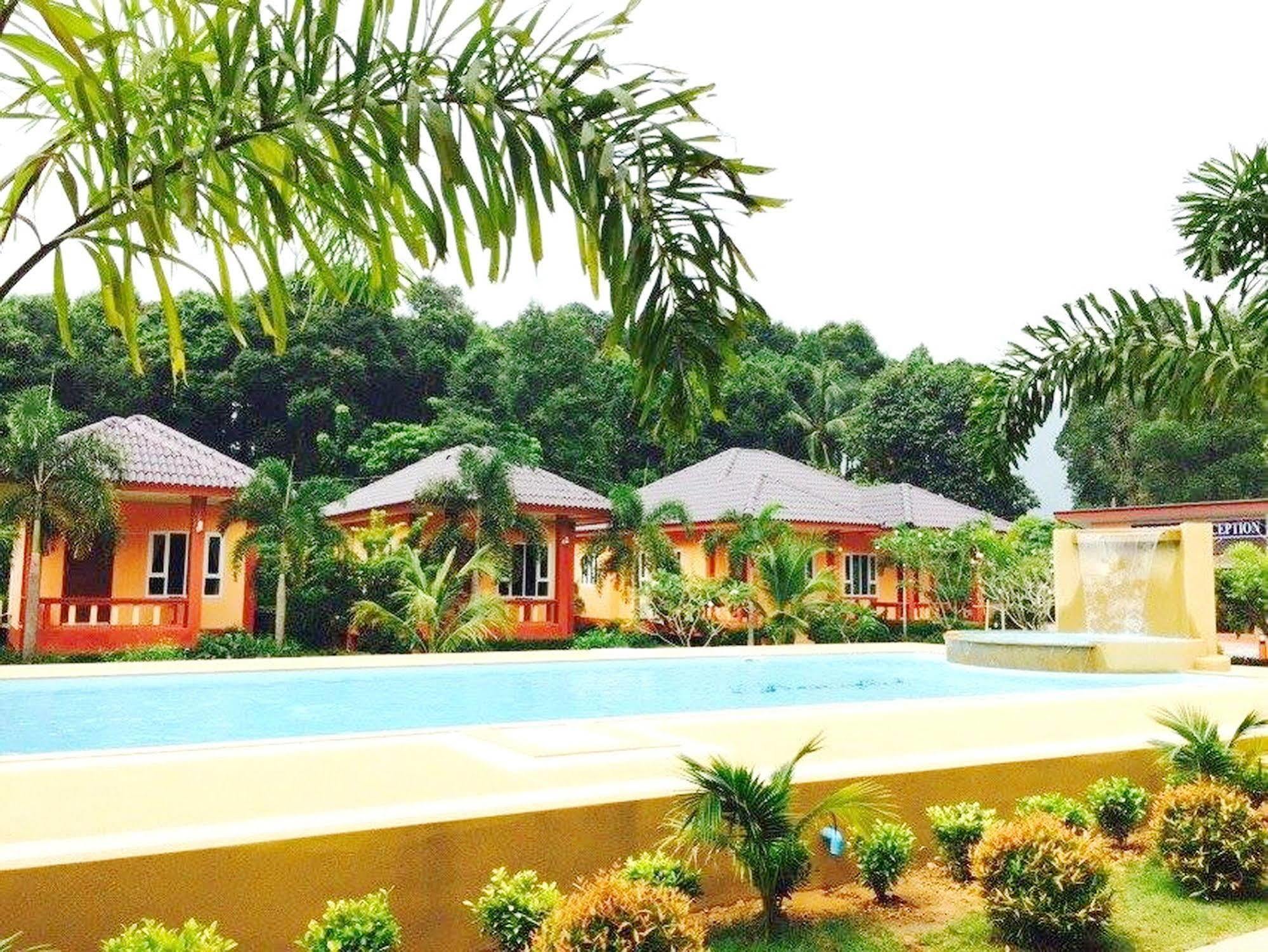 Resort Peaceful , Long -