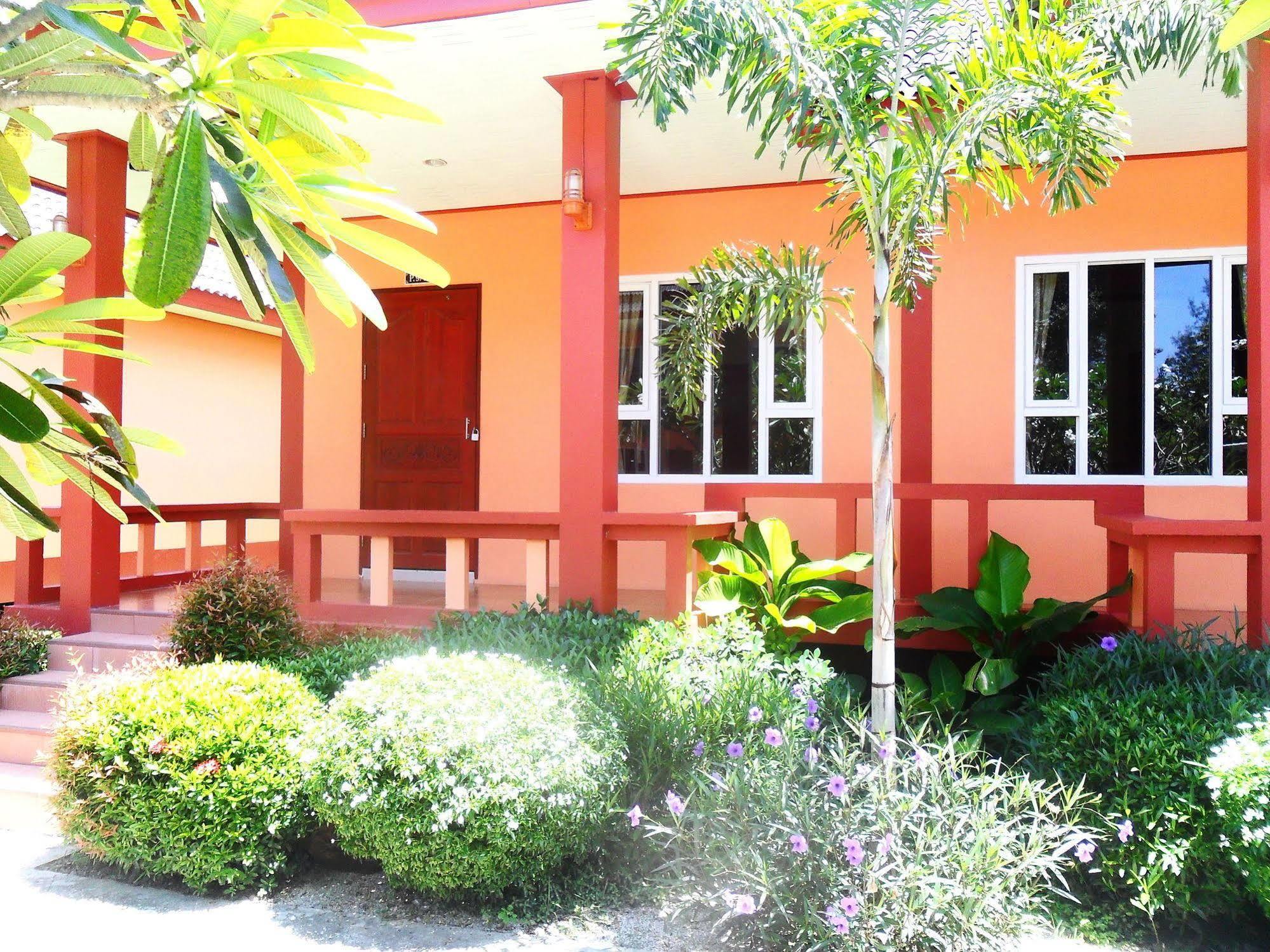 Resort Peaceful , Long -