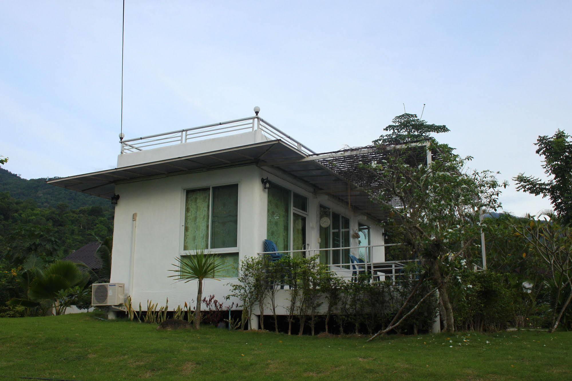 The Happiness Hotel 3*
