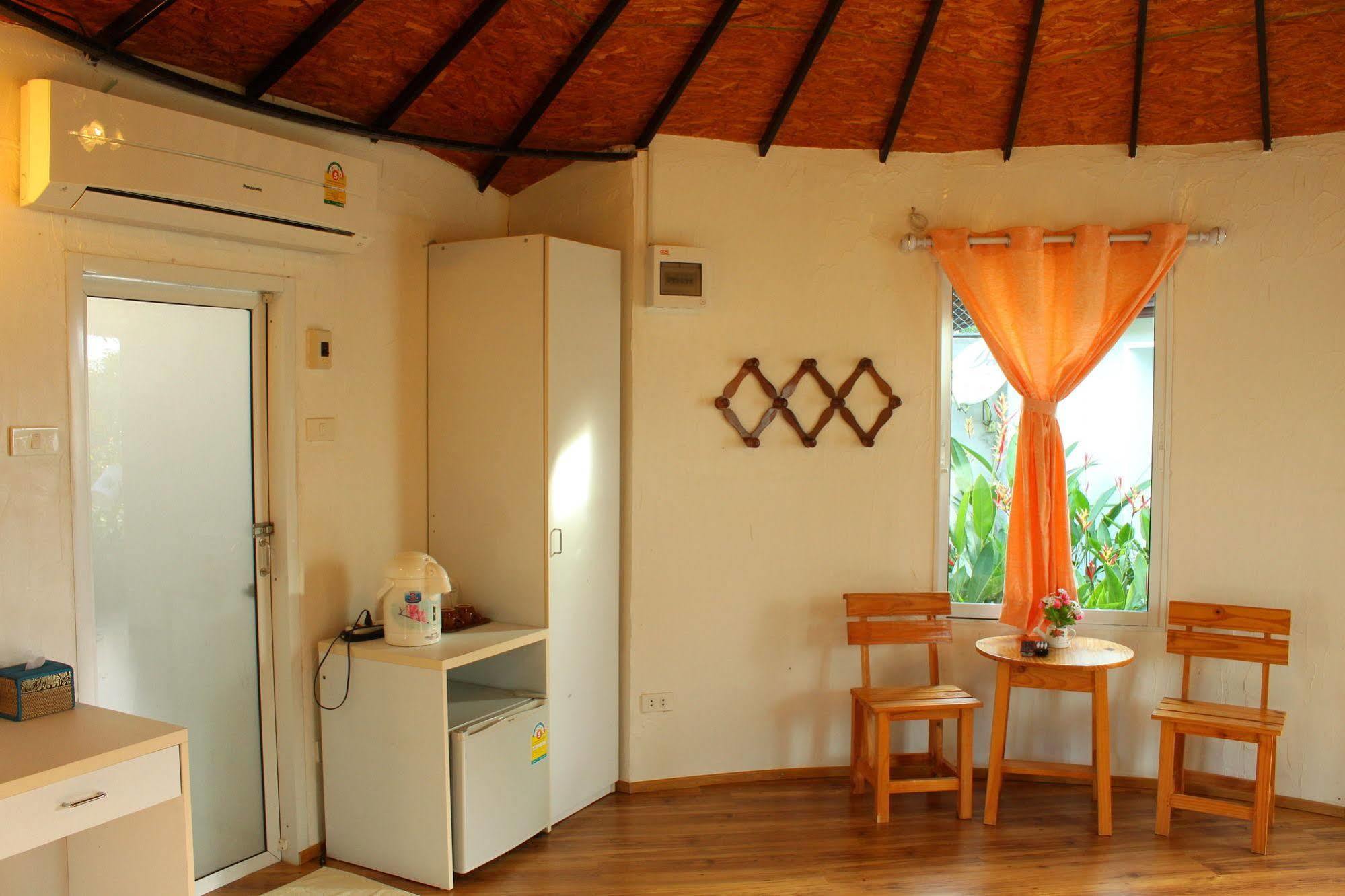 Hotel The Happiness 3*