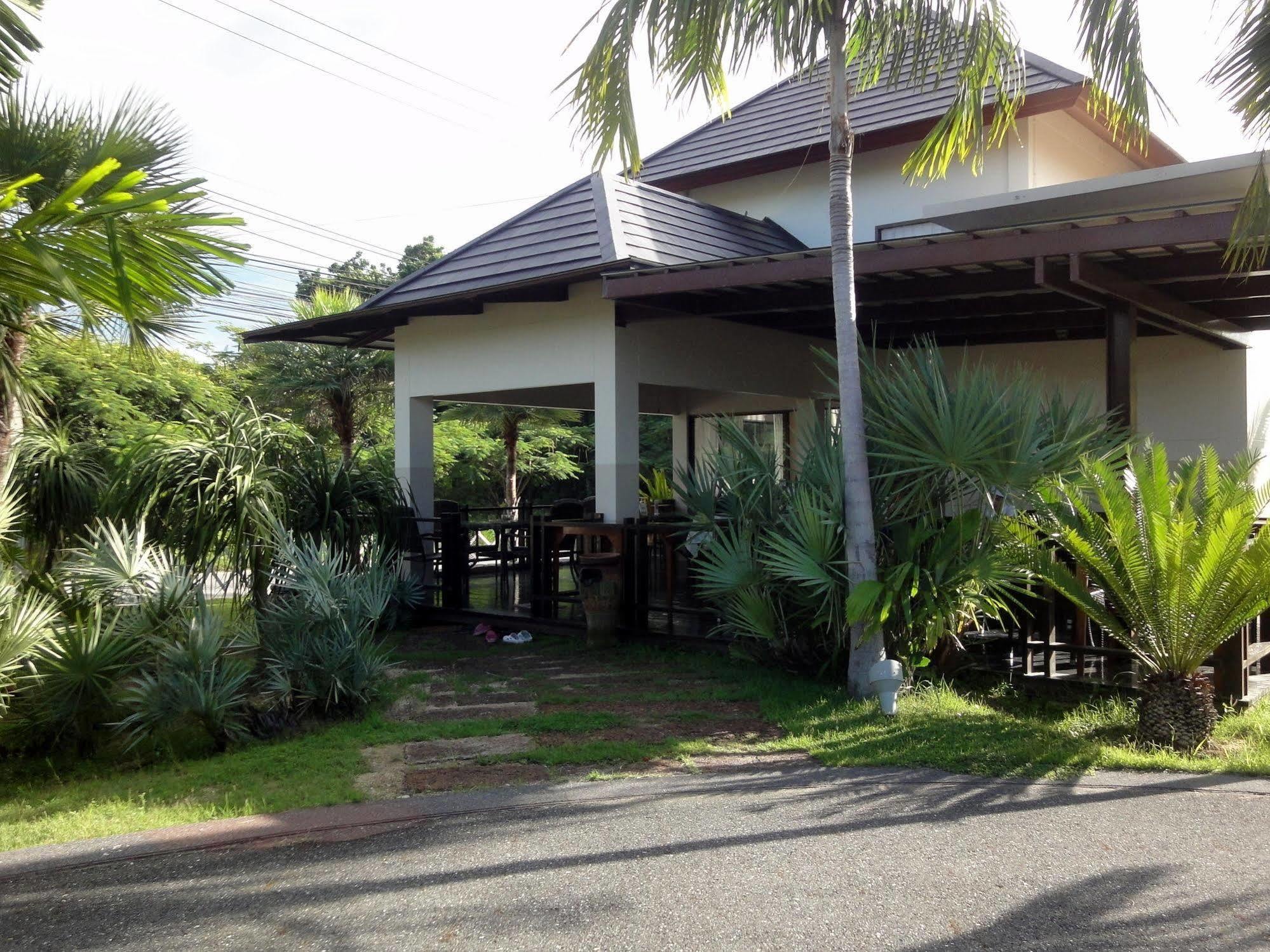 Royal Place Banchang Hotel 3*