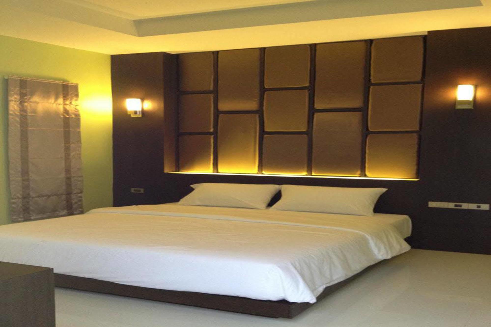 The Sixnature Bangsaen Hotel 2*