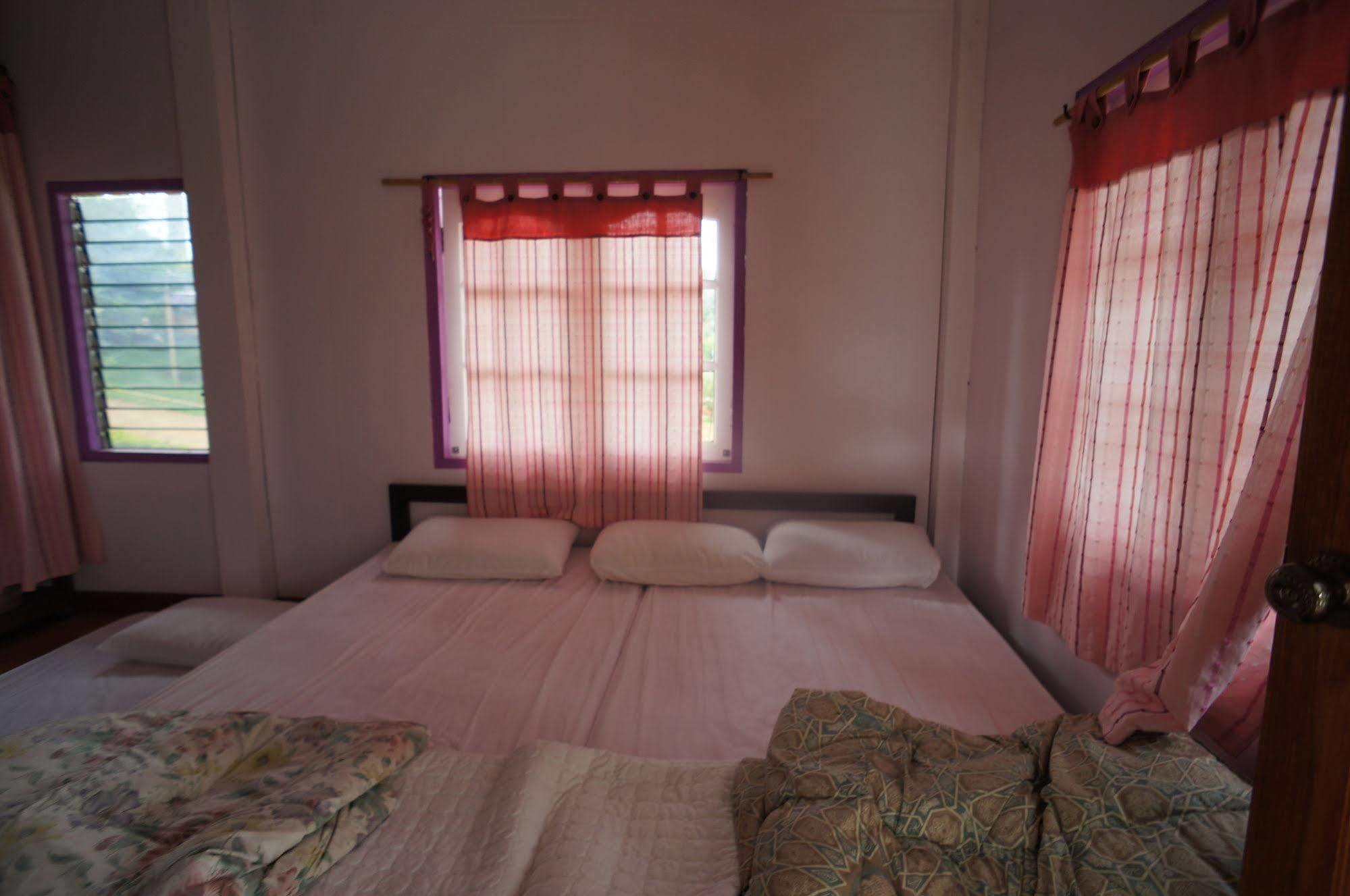 Mok Far Mont Ngo Hotel