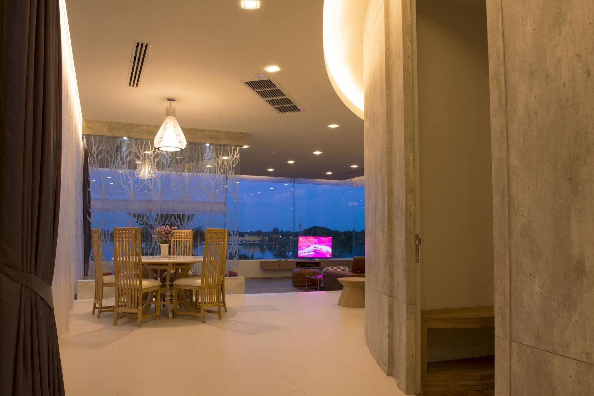 Hotel The Beverly Hills Nakhon Ratchasima