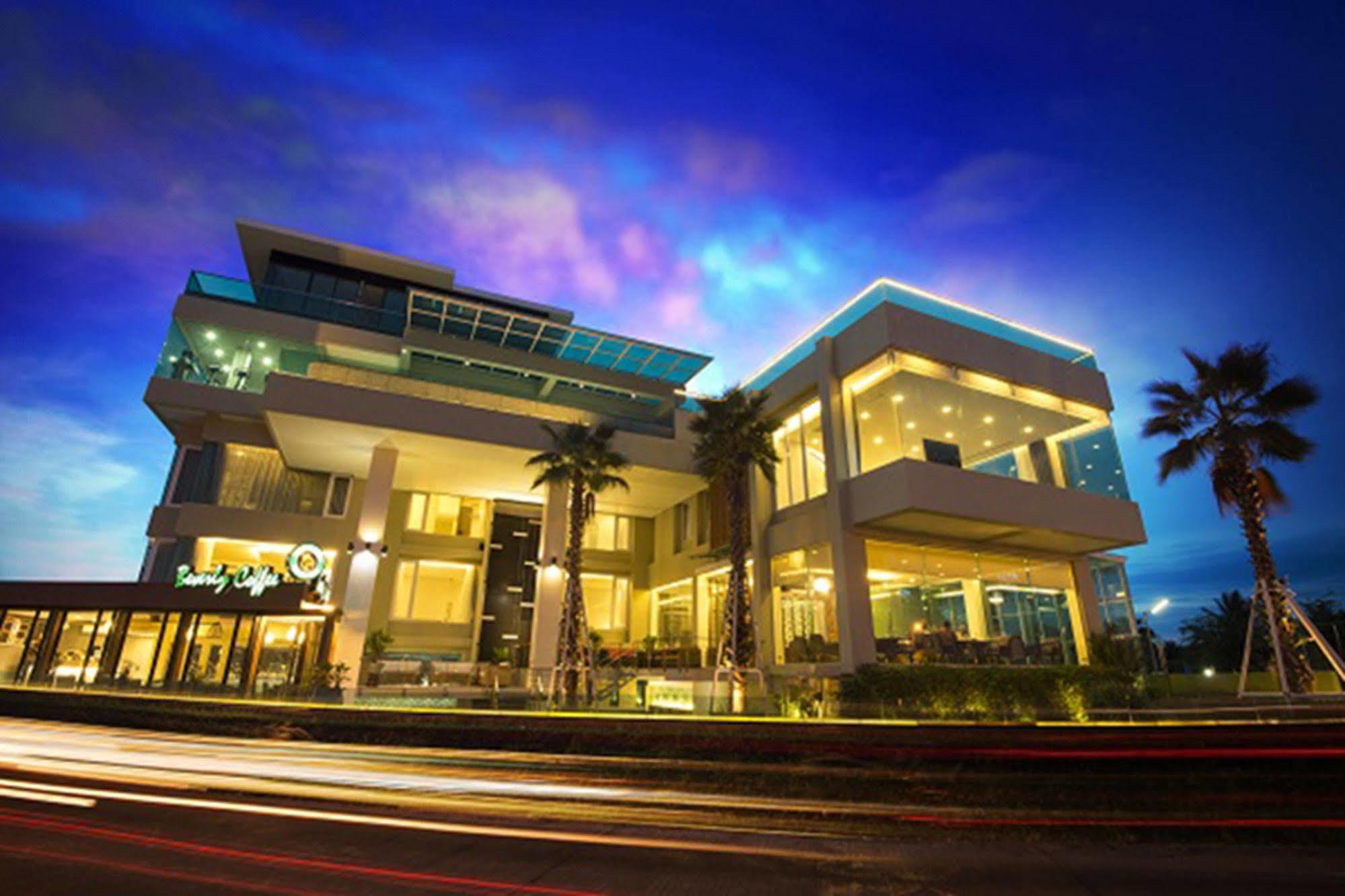 The Beverly Hills Hotel Nakhon Ratchasima