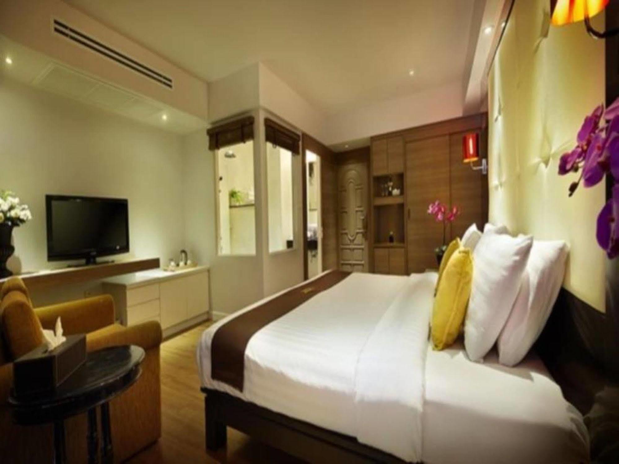 Resort Golden Cliff House