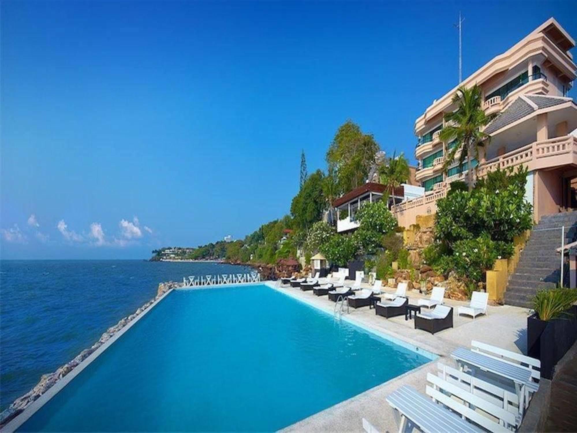 Resort Golden Cliff House