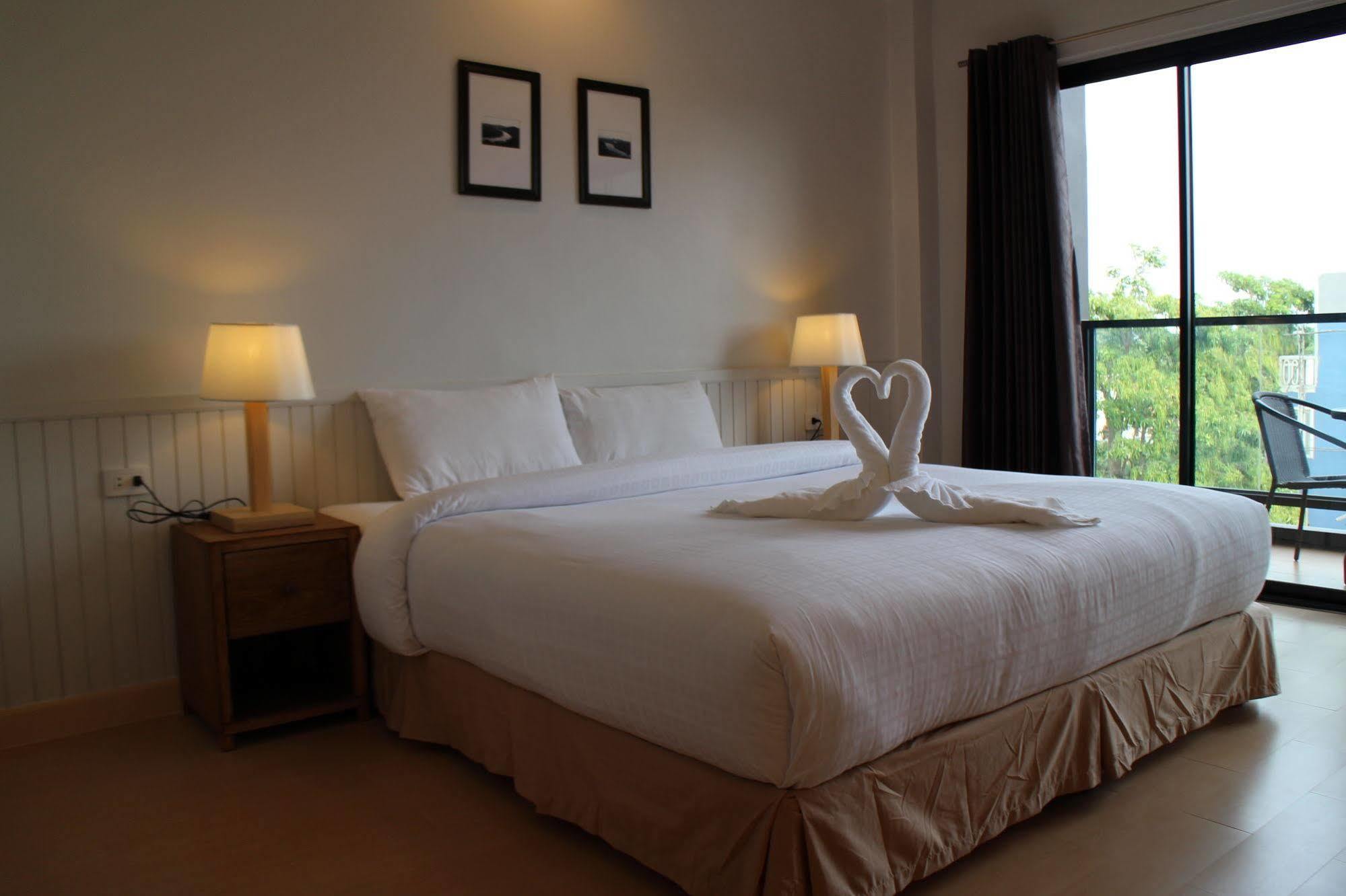 Gris Villa Pran Buri