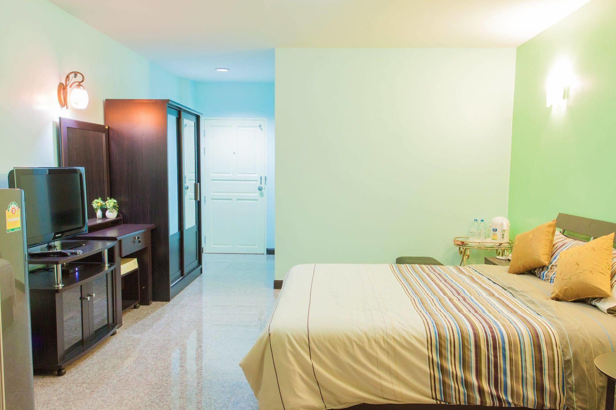 Hotel Nam Talay Pran Buri