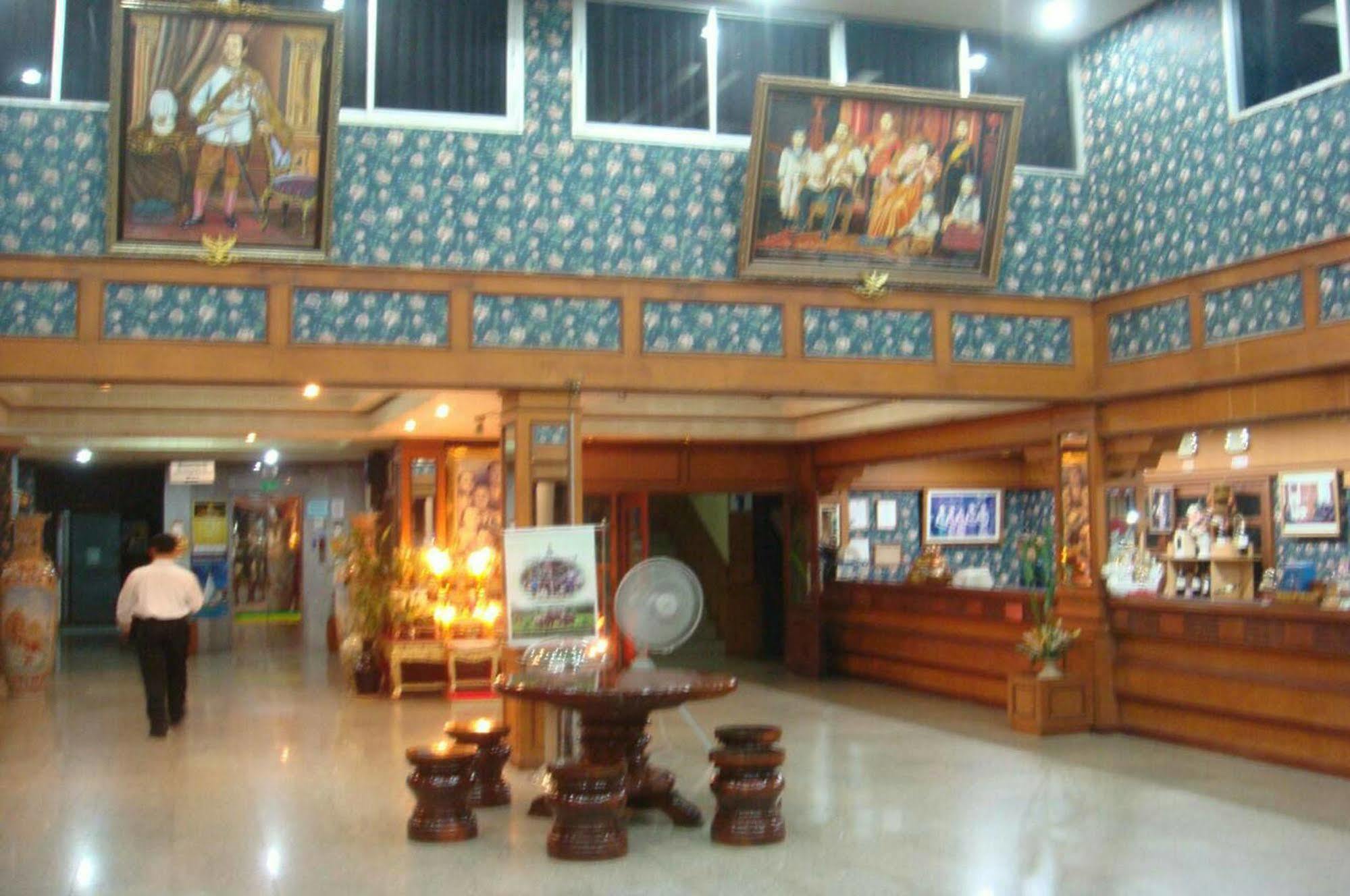Hotel Sakol Grand Palace 3*