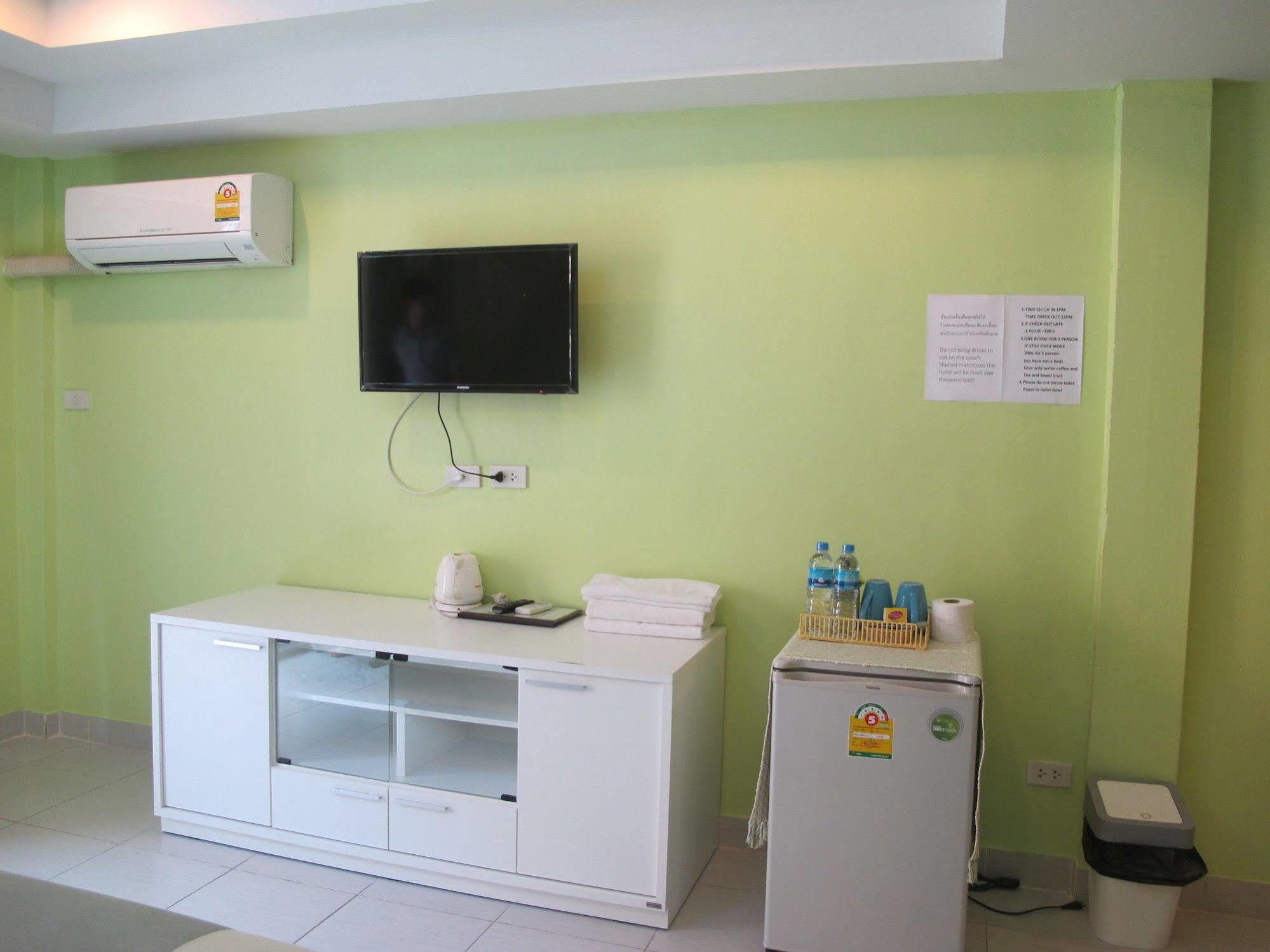 Oyo 75330 Little House Hotel Pattaya