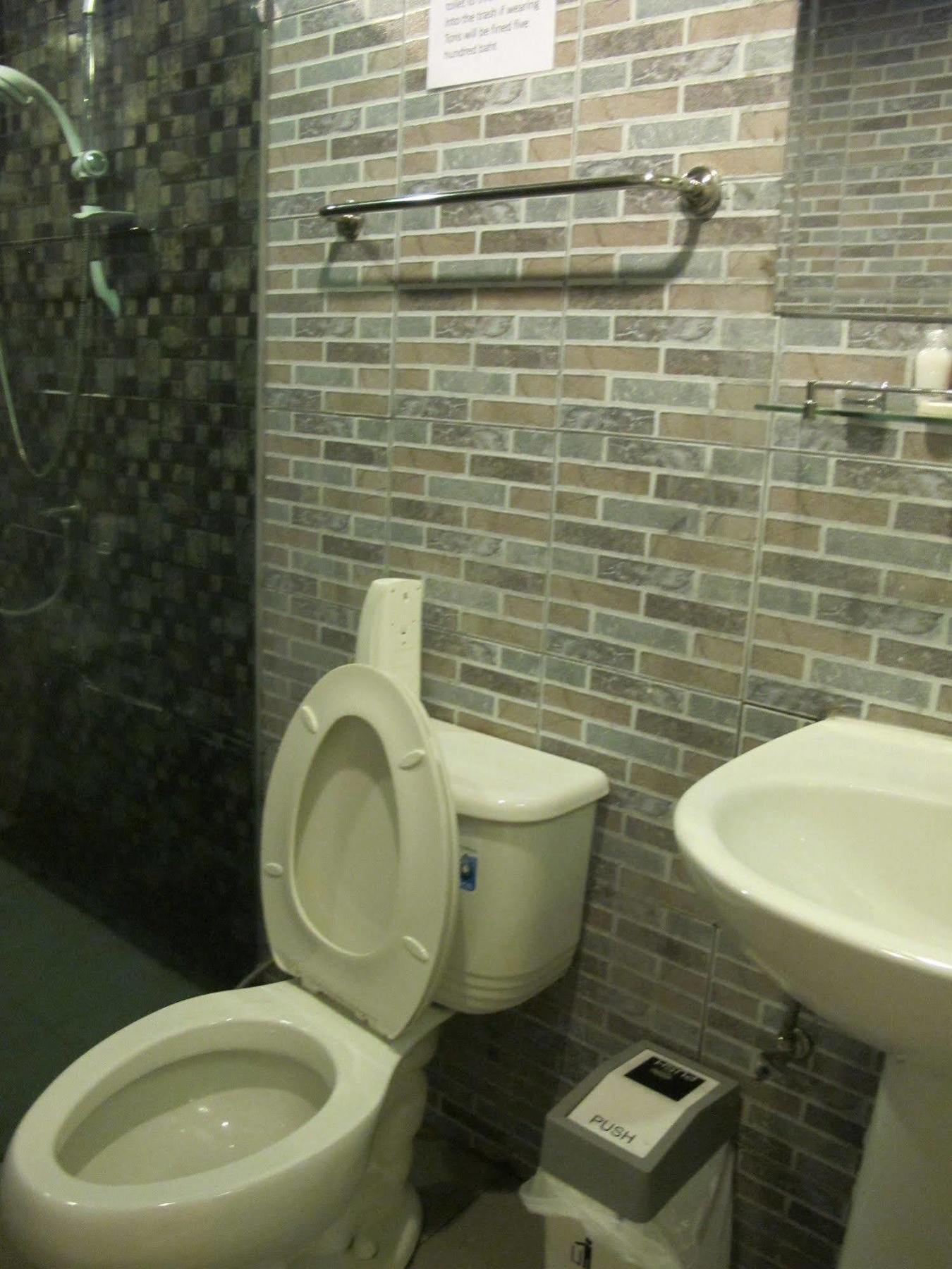 Hotel Oyo 75330 Little House 2*