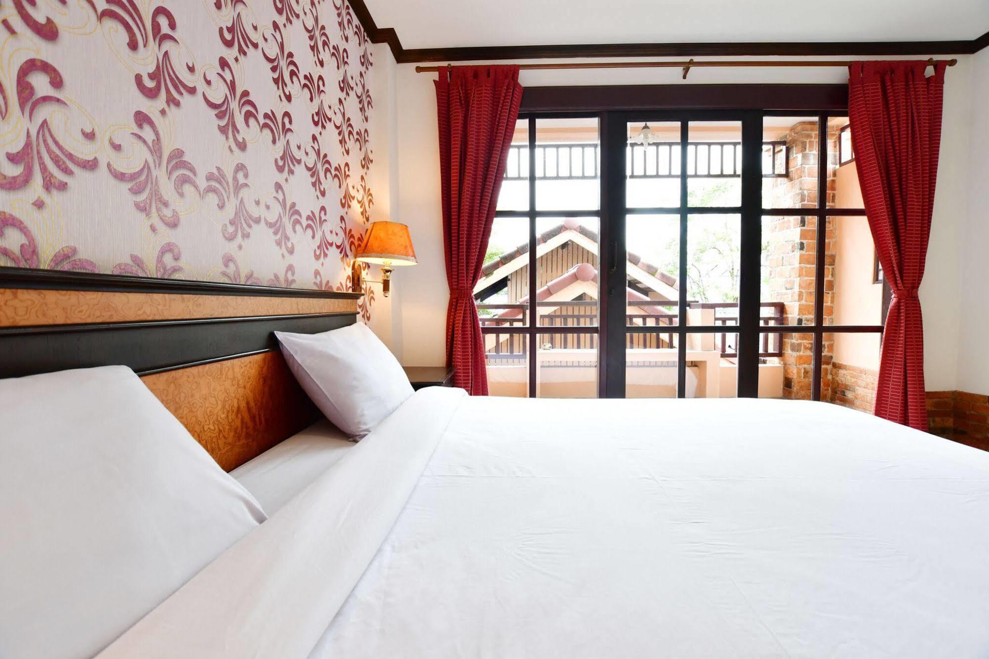 Pathu Hotel Ranong