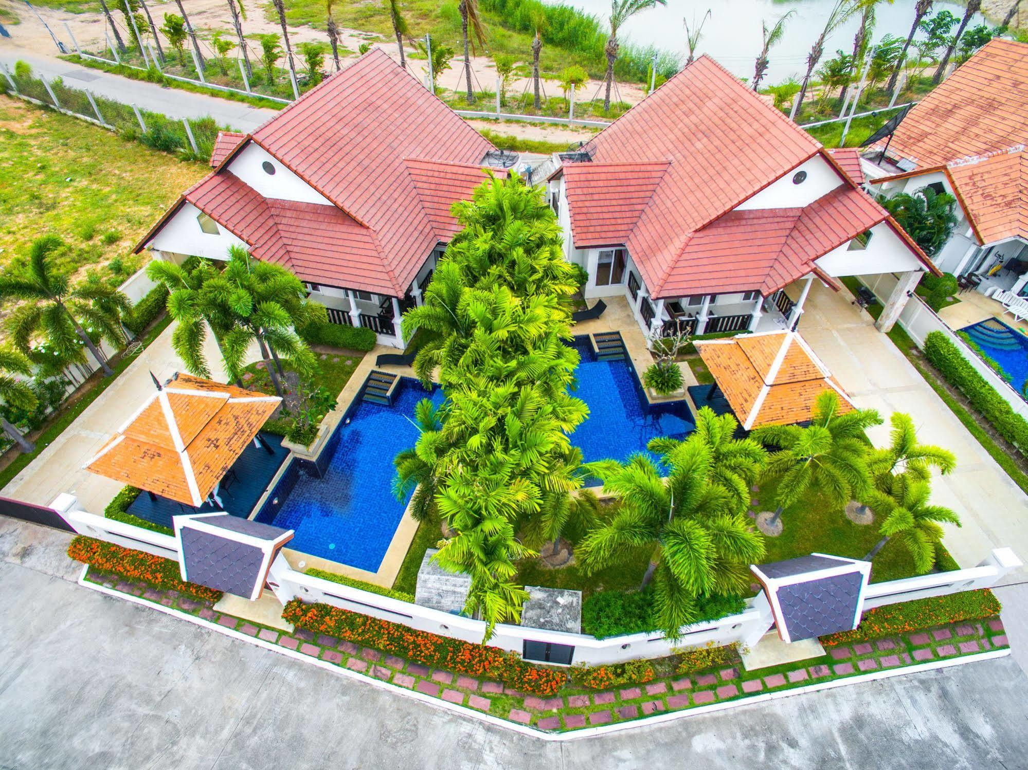 Green Pool Pattaya Villa