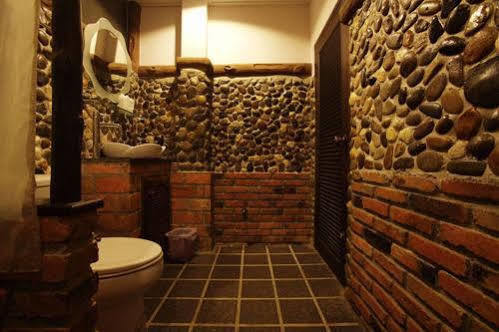 Pathu Hotel