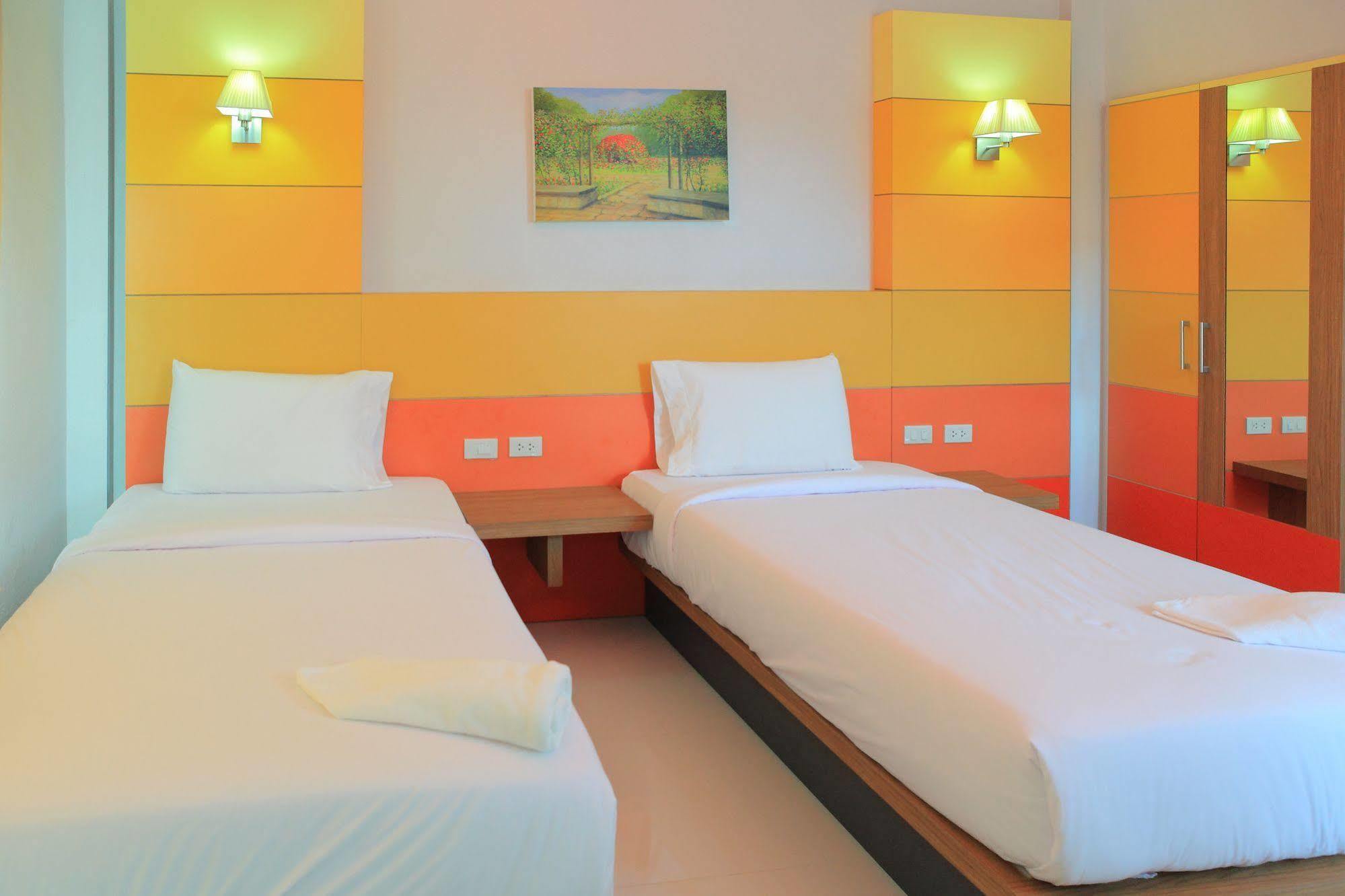 Pueanjai And Restaurant 3* Chumphon