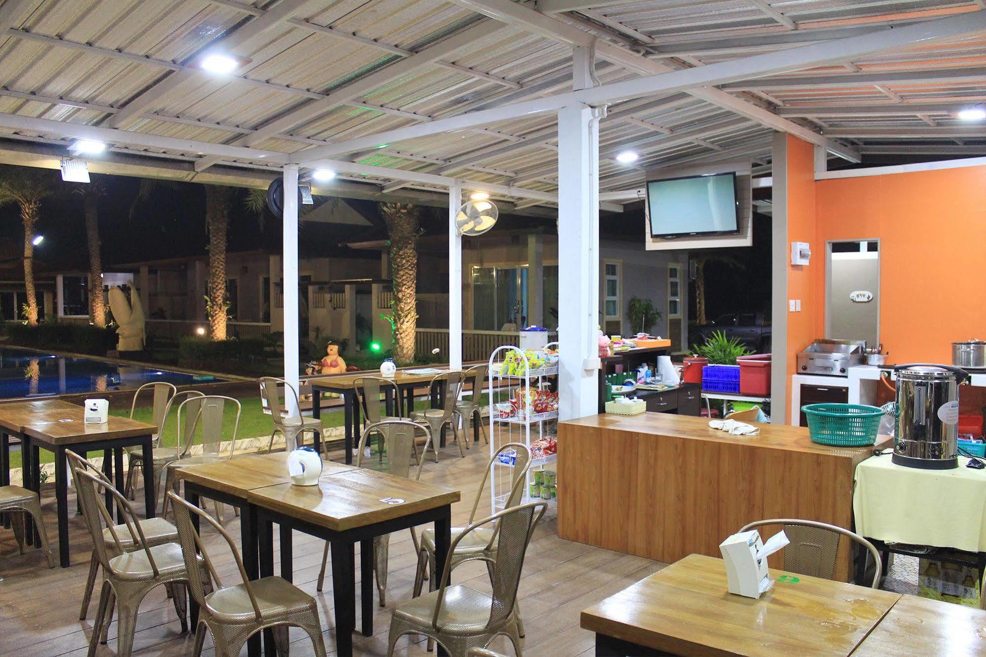 Resort Pueanjai And Restaurant Chumphon