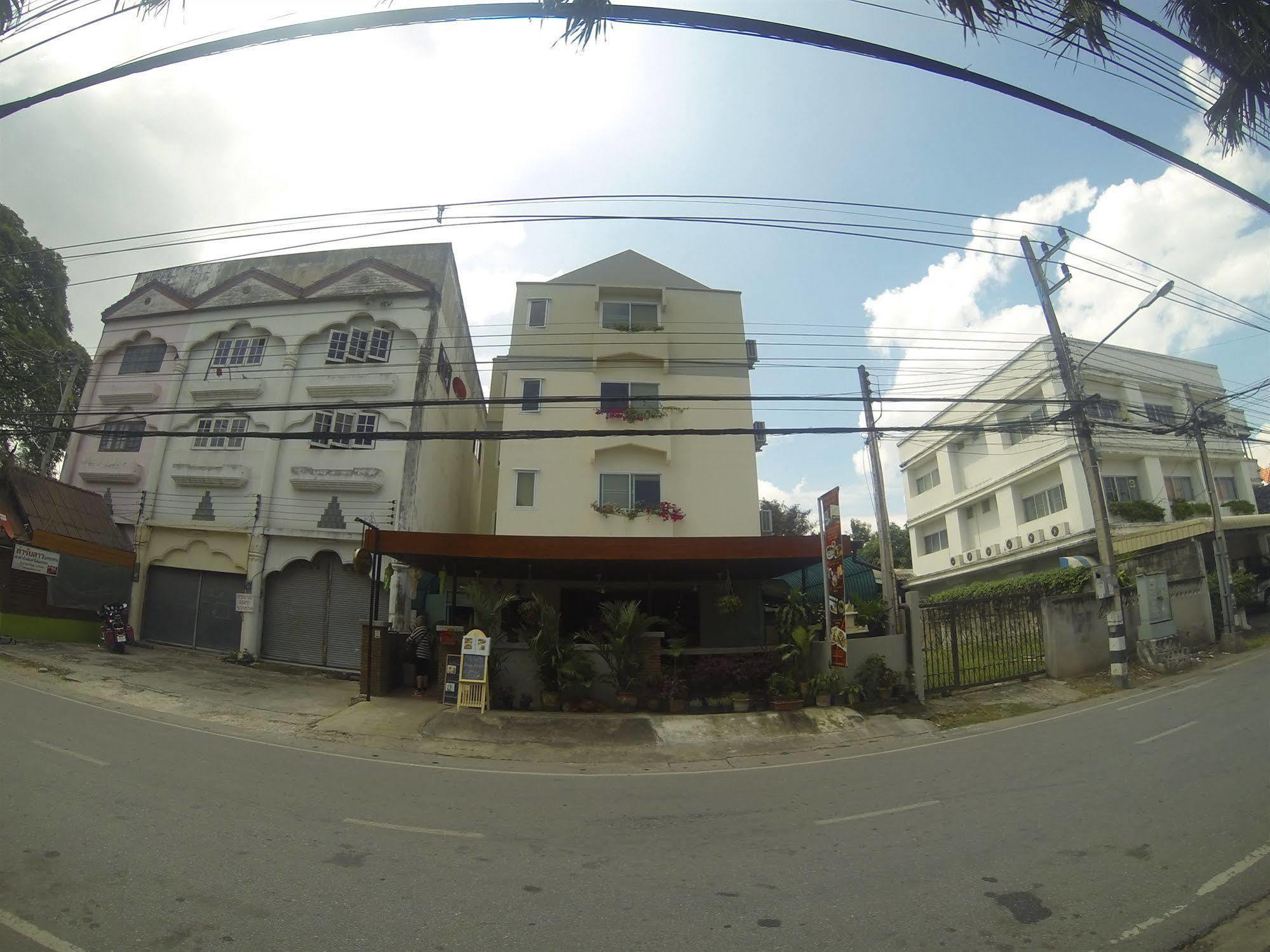 Hotel Oyo 304 Seven Suns