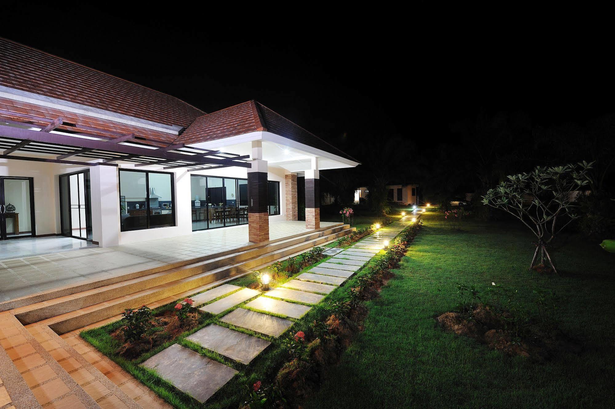Baan Santi Villa