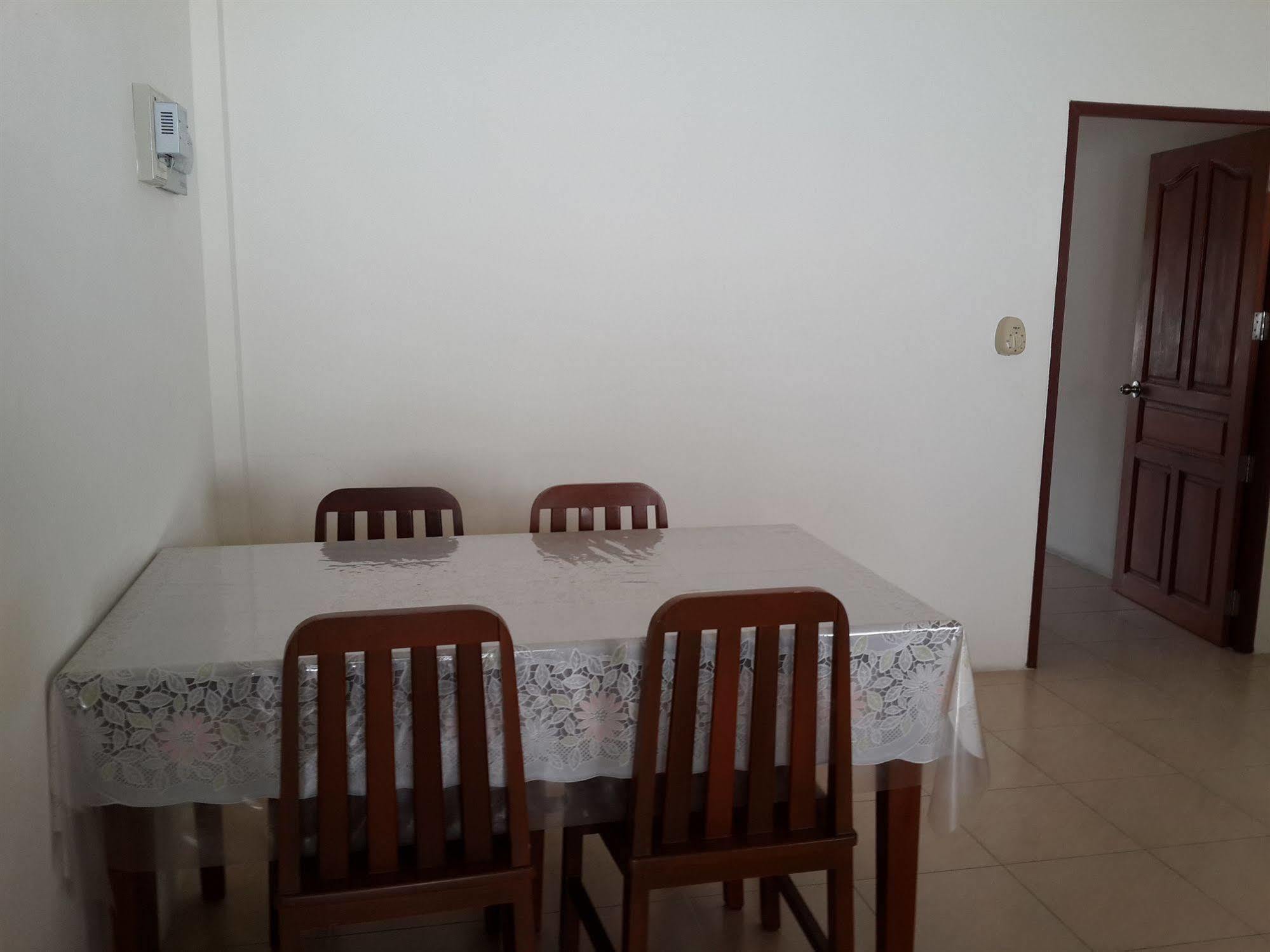 Hotel Plaza 2*