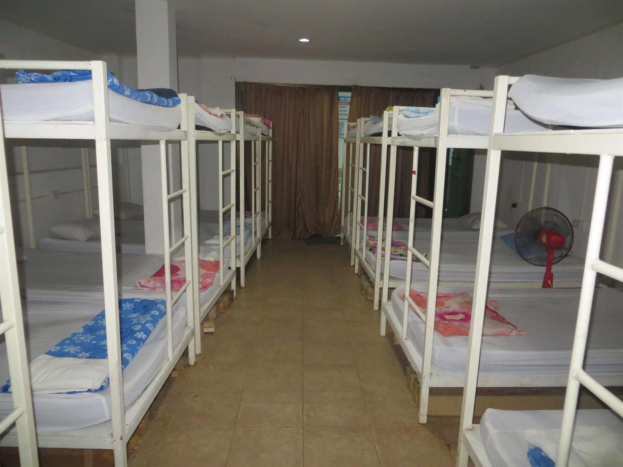 Lucky House Dorm Phi Phi Don
