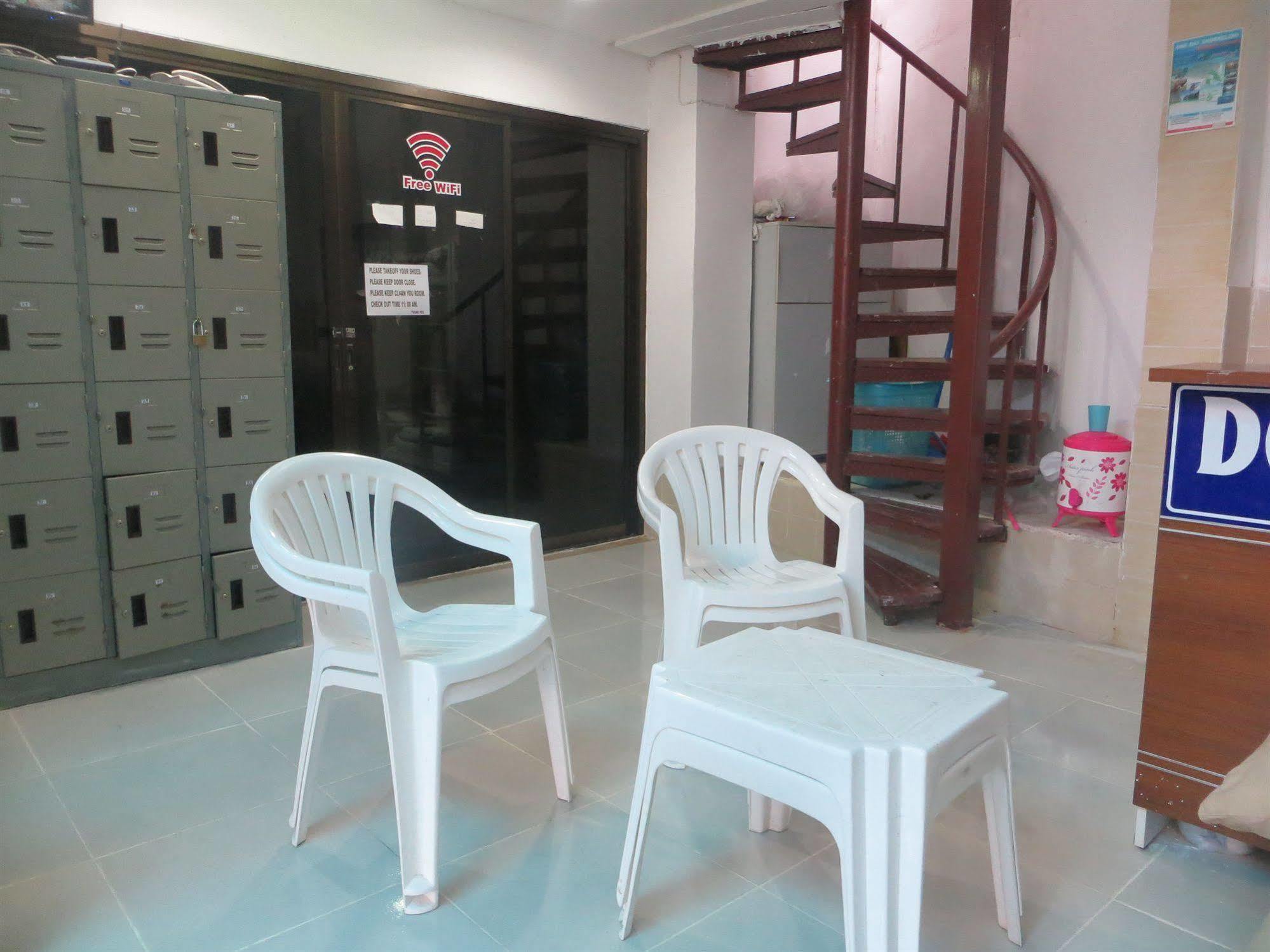 Lucky House Dorm Hotel