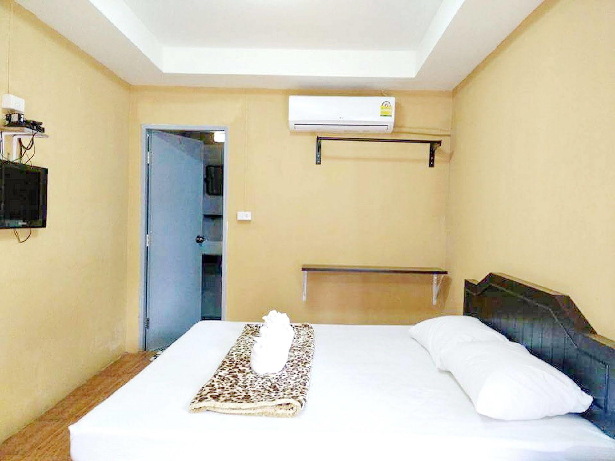 Tuk Tuk Guest house